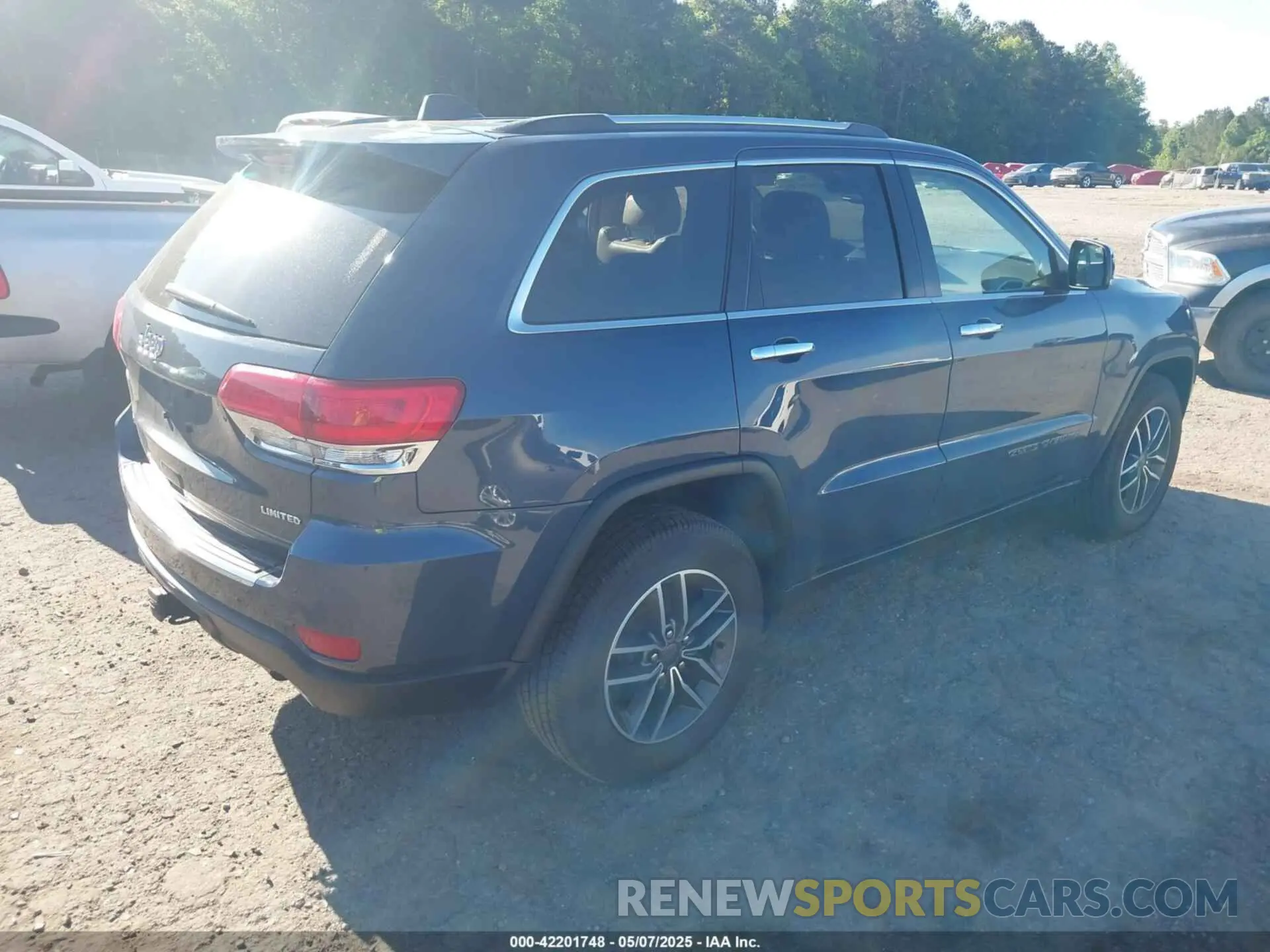 4 Photograph of a damaged car 1C4RJFBG3KC679930 JEEP GRAND CHEROKEE 2019