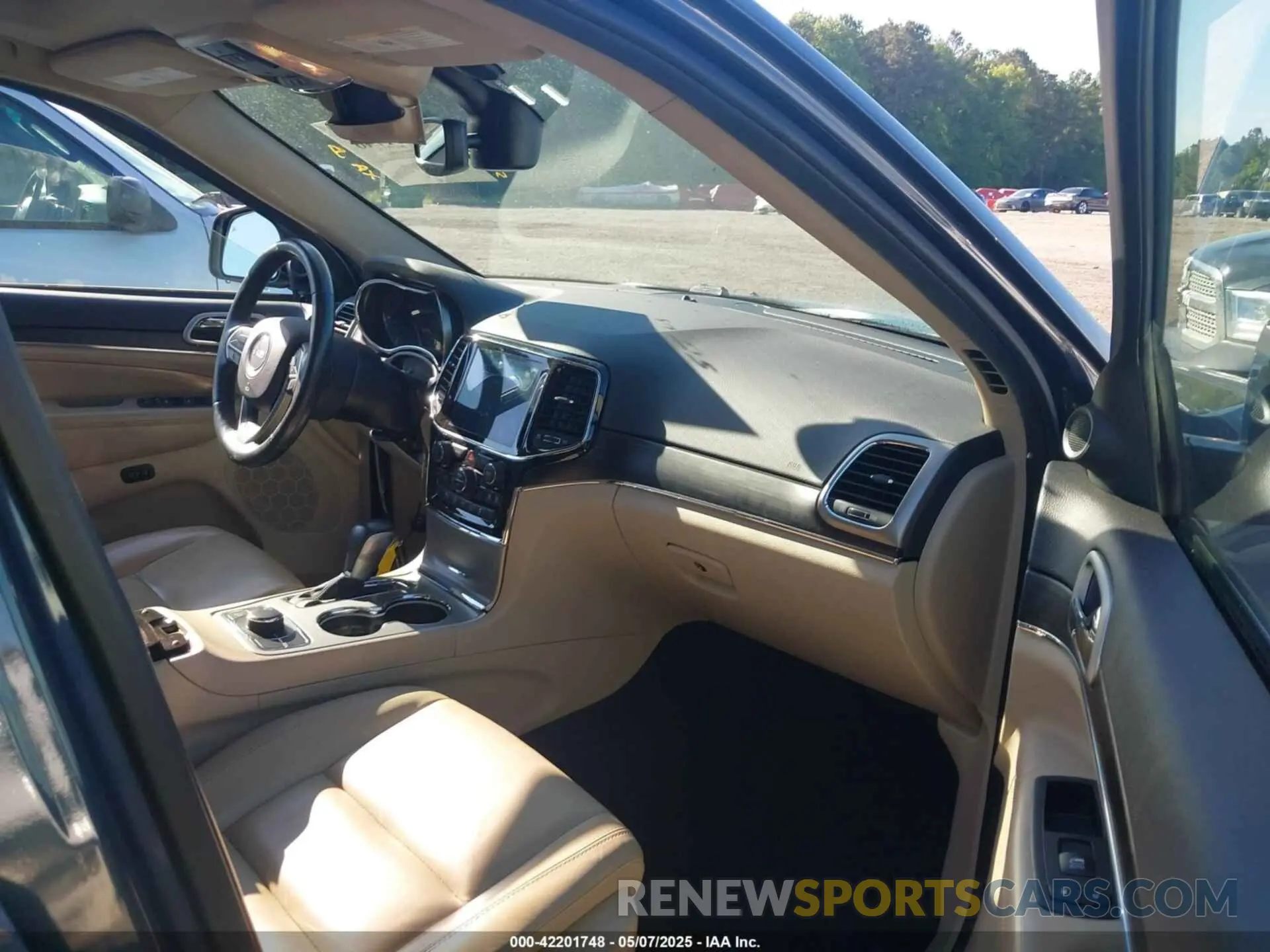 5 Photograph of a damaged car 1C4RJFBG3KC679930 JEEP GRAND CHEROKEE 2019