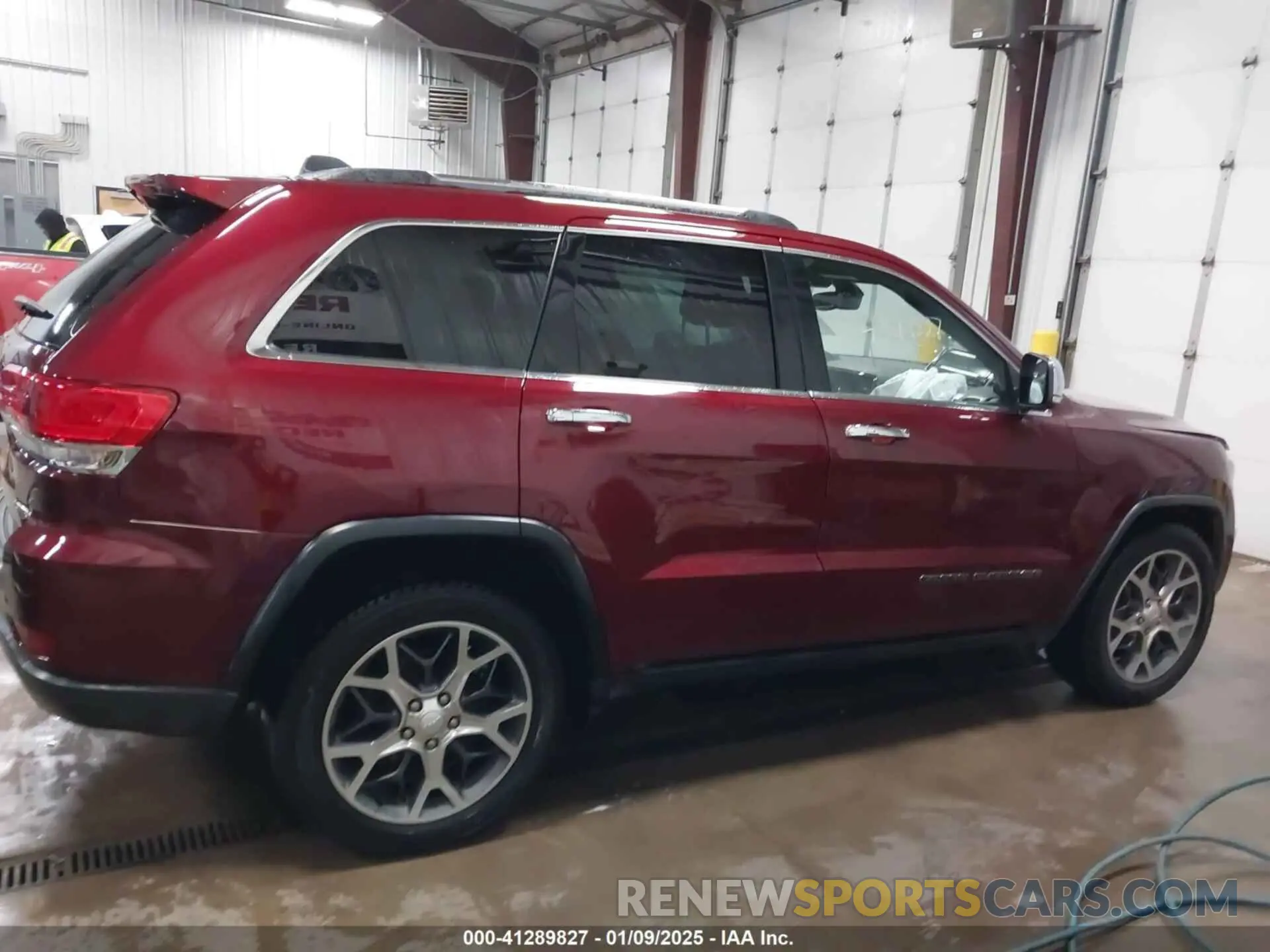 14 Photograph of a damaged car 1C4RJFBG3KC784693 JEEP GRAND CHEROKEE 2019