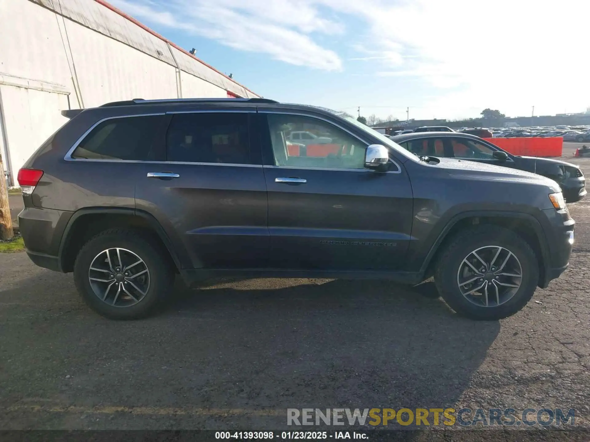 13 Photograph of a damaged car 1C4RJFBG4KC608400 JEEP GRAND CHEROKEE 2019
