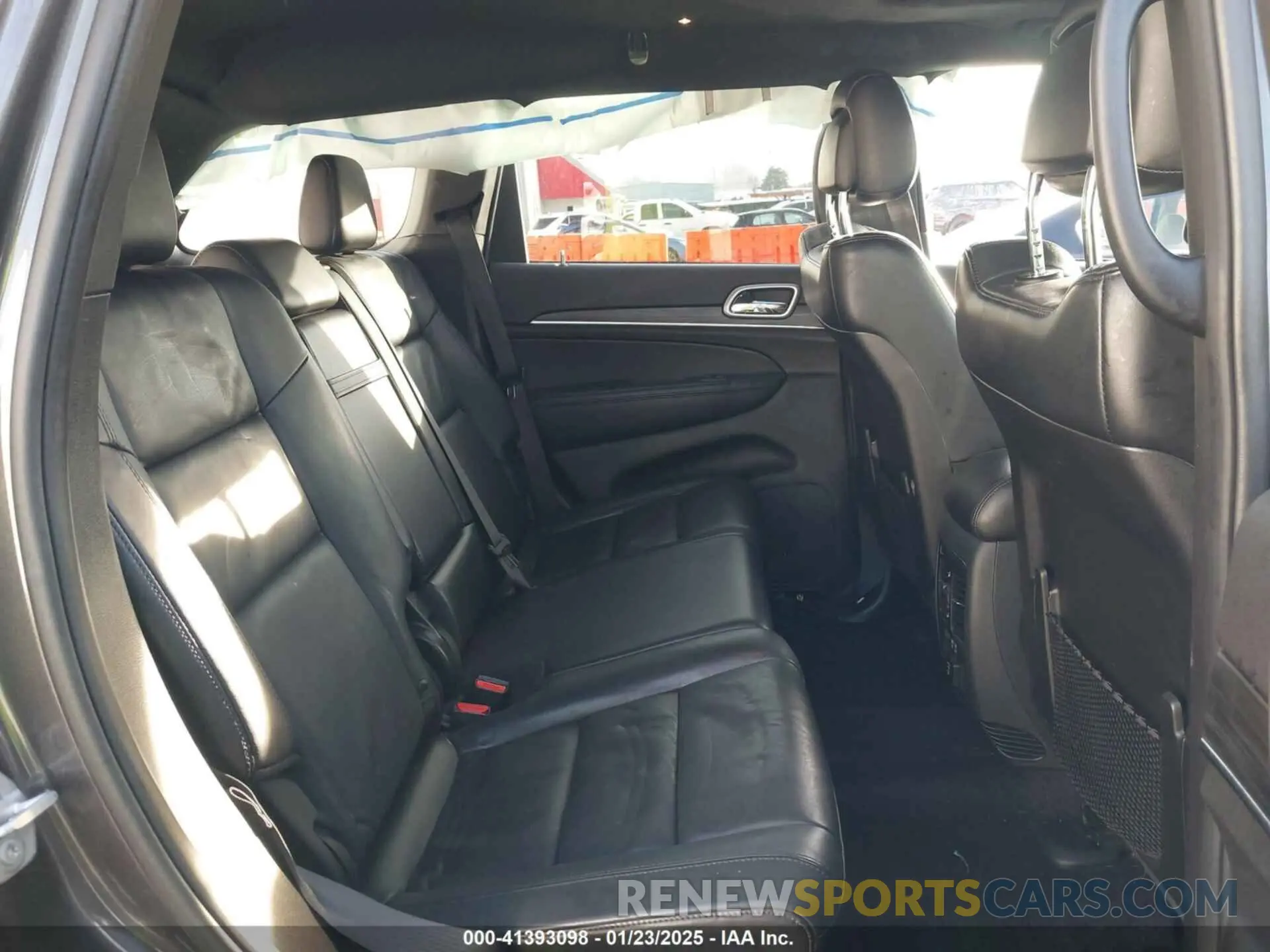 8 Photograph of a damaged car 1C4RJFBG4KC608400 JEEP GRAND CHEROKEE 2019