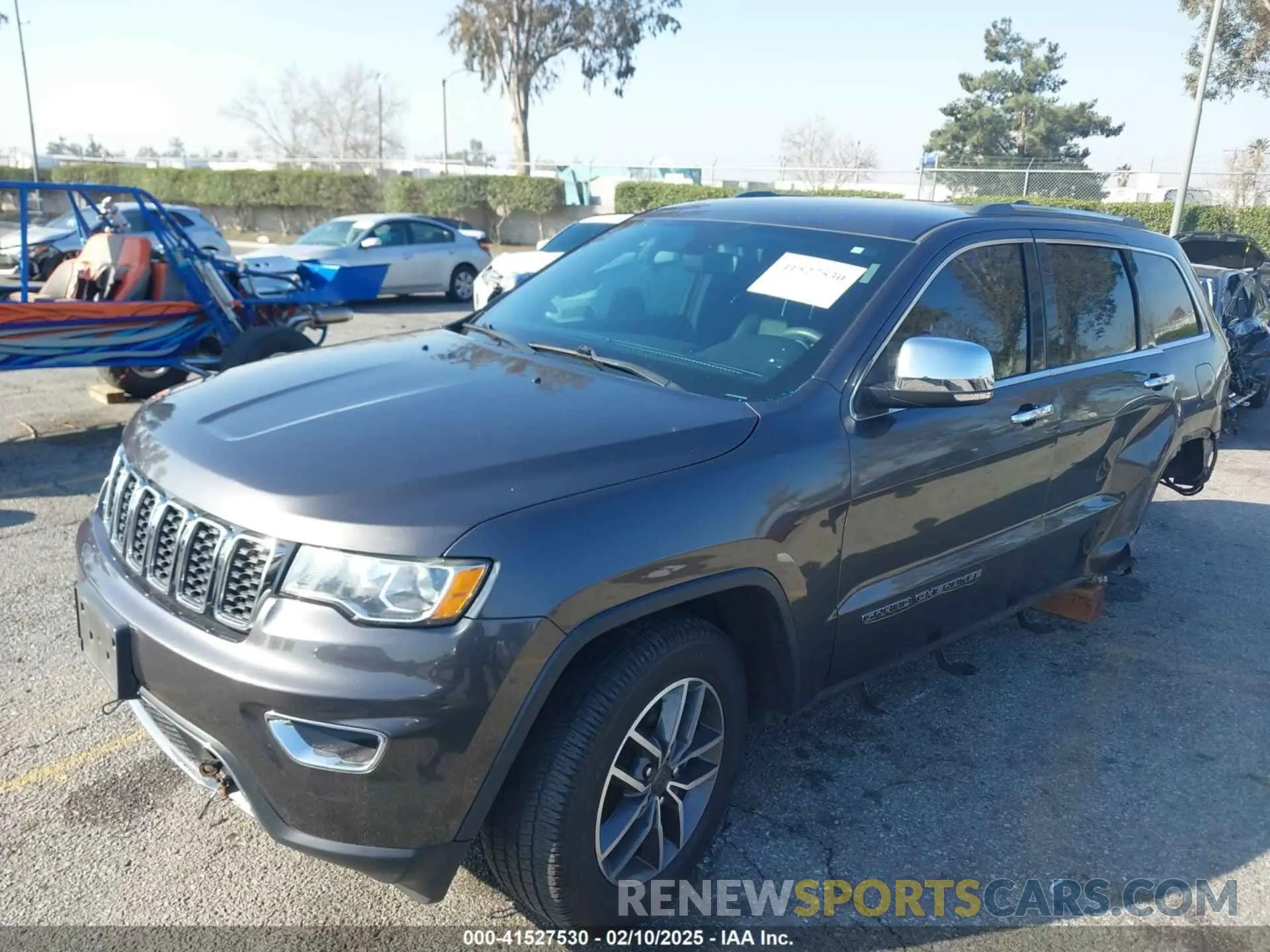 2 Фотография поврежденного автомобиля 1C4RJFBG4KC723871 JEEP GRAND CHEROKEE 2019