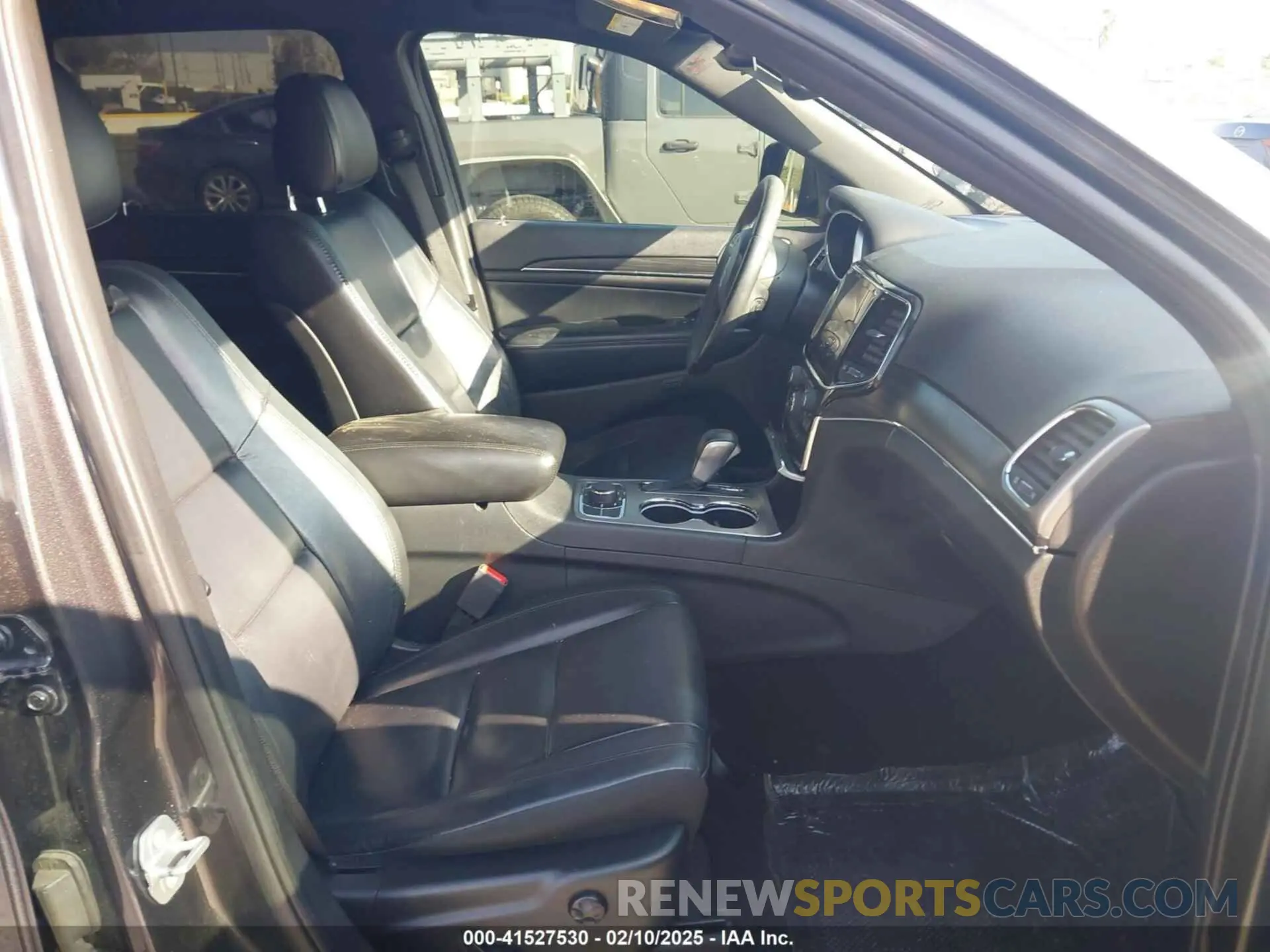 5 Фотография поврежденного автомобиля 1C4RJFBG4KC723871 JEEP GRAND CHEROKEE 2019