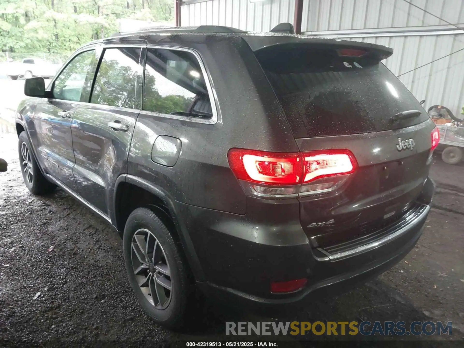 3 Фотография поврежденного автомобиля 1C4RJFBG4KC794102 JEEP GRAND CHEROKEE 2019