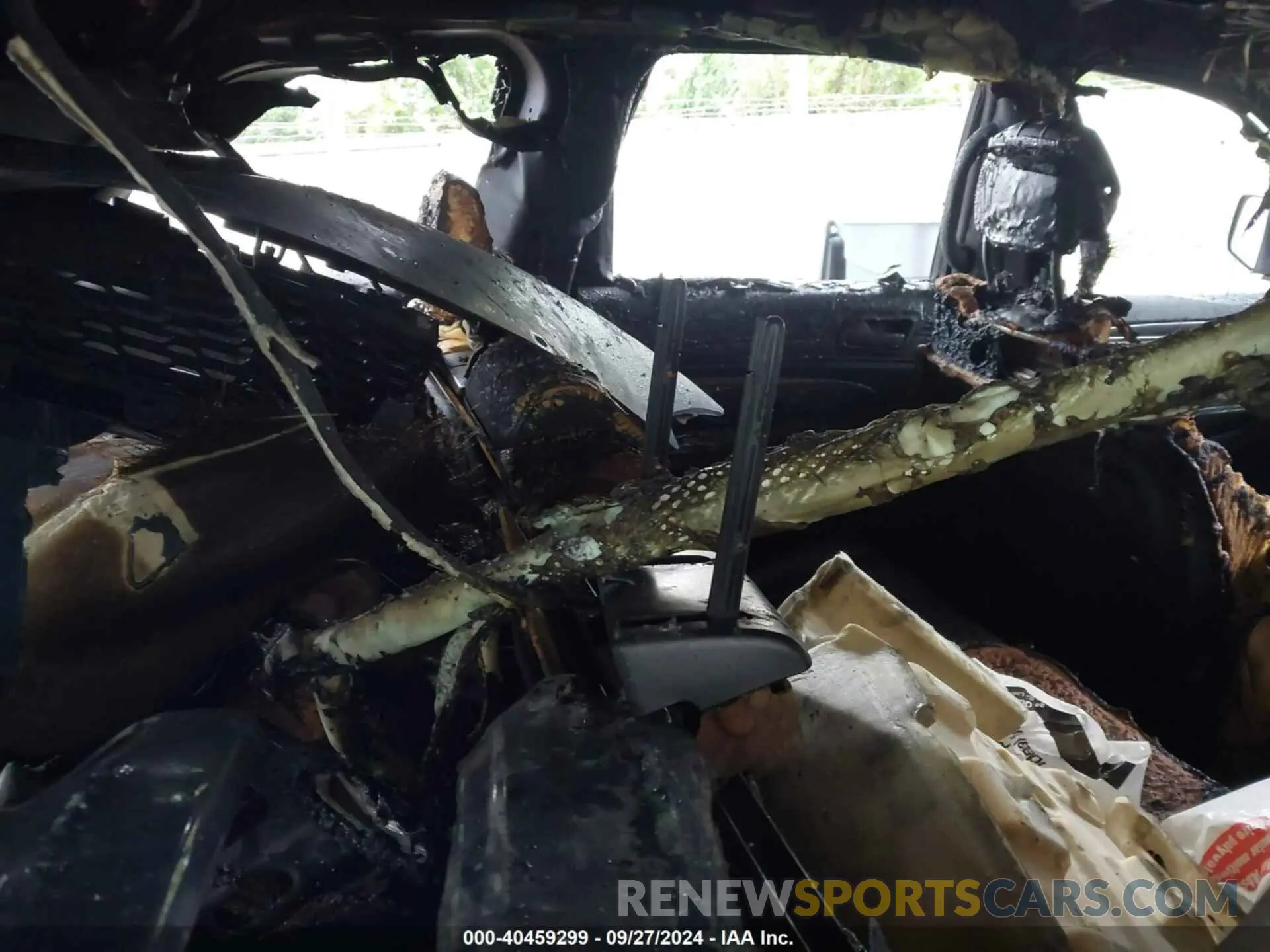 8 Photograph of a damaged car 1C4RJFBG4KC821864 JEEP GRAND CHEROKEE 2019