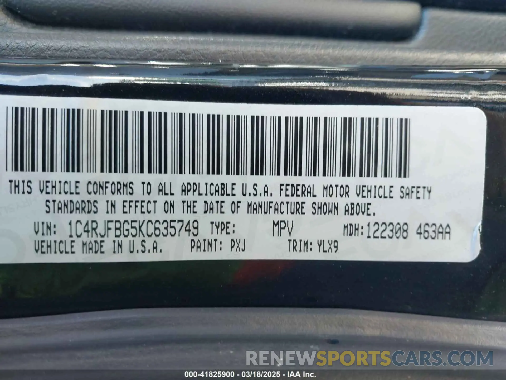 9 Photograph of a damaged car 1C4RJFBG5KC635749 JEEP GRAND CHEROKEE 2019