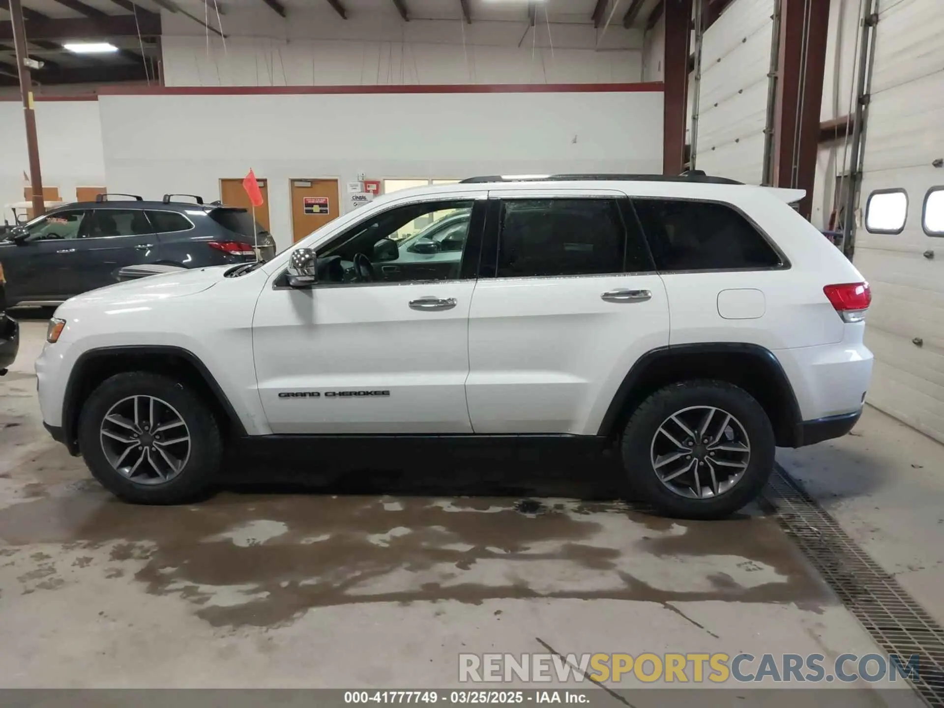 14 Фотография поврежденного автомобиля 1C4RJFBG5KC636030 JEEP GRAND CHEROKEE 2019