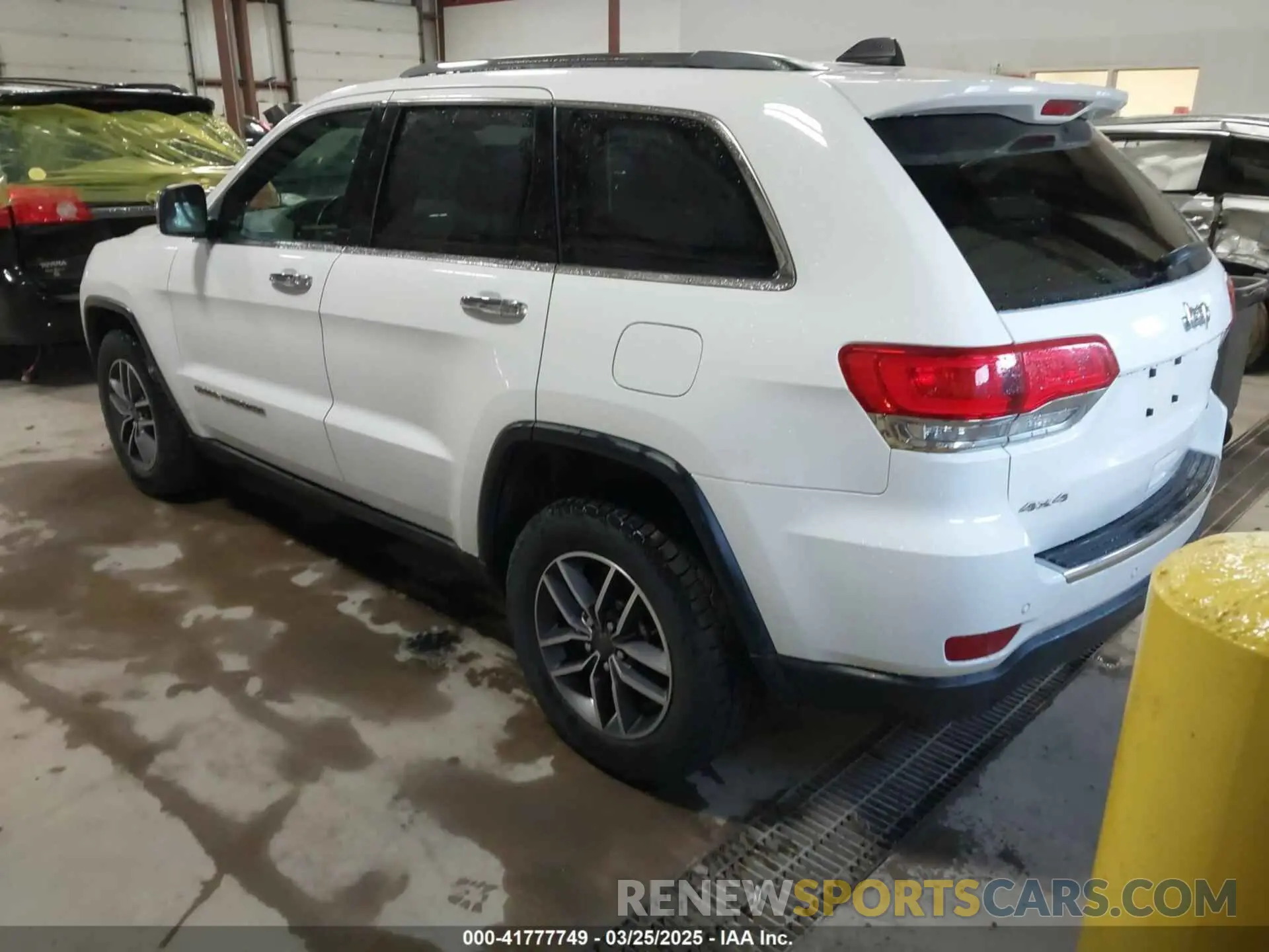 3 Фотография поврежденного автомобиля 1C4RJFBG5KC636030 JEEP GRAND CHEROKEE 2019