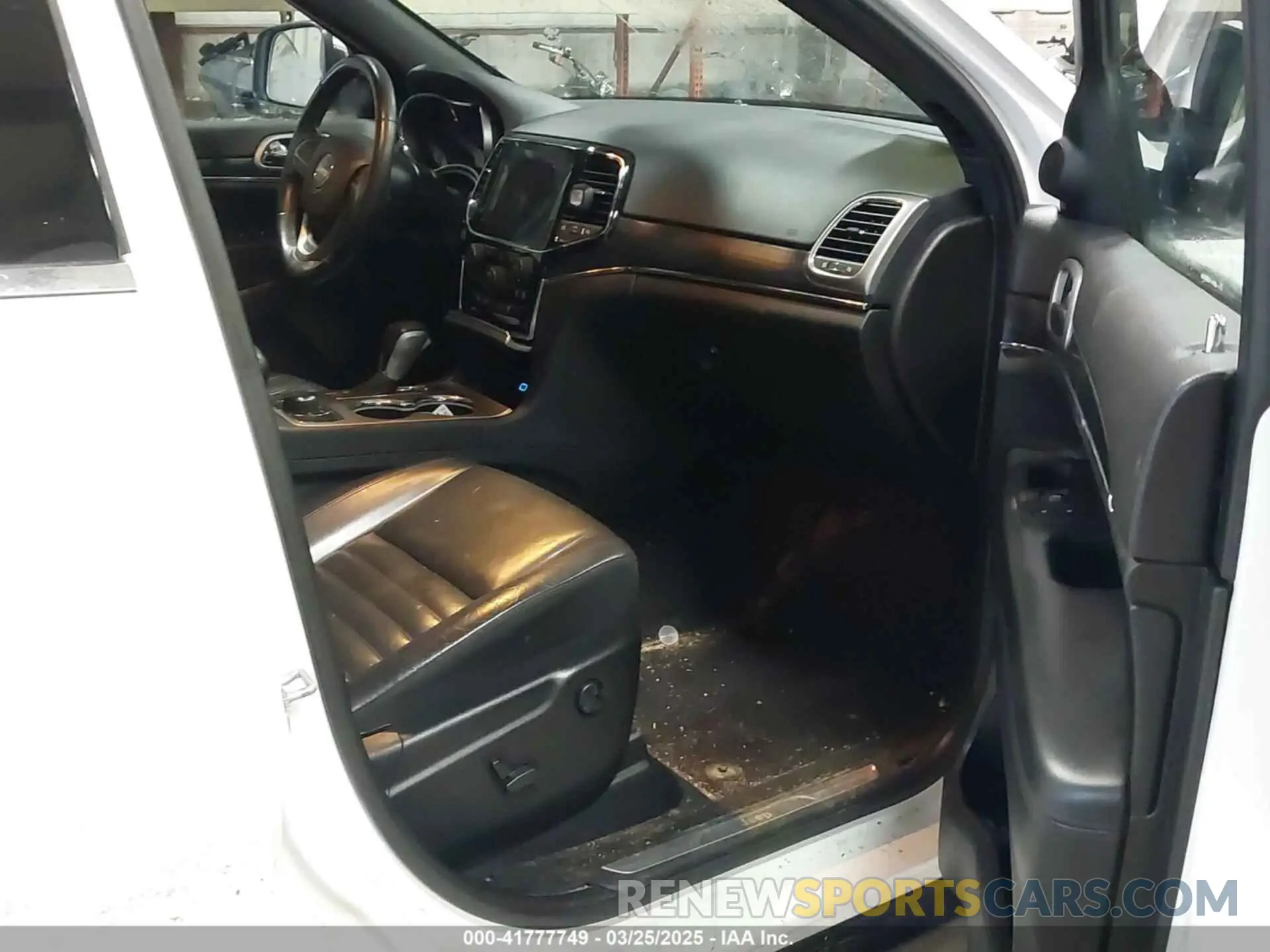 5 Фотография поврежденного автомобиля 1C4RJFBG5KC636030 JEEP GRAND CHEROKEE 2019