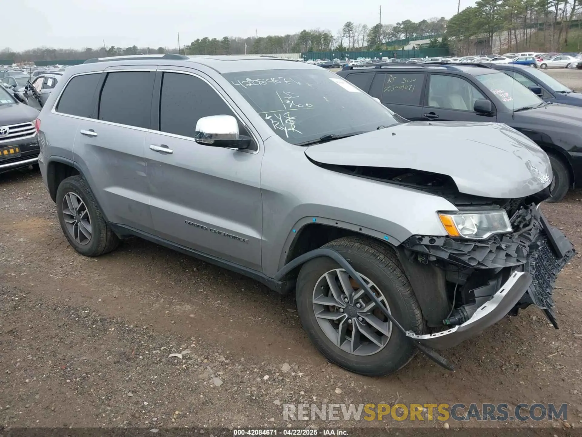 1 Photograph of a damaged car 1C4RJFBG5KC638067 JEEP GRAND CHEROKEE 2019