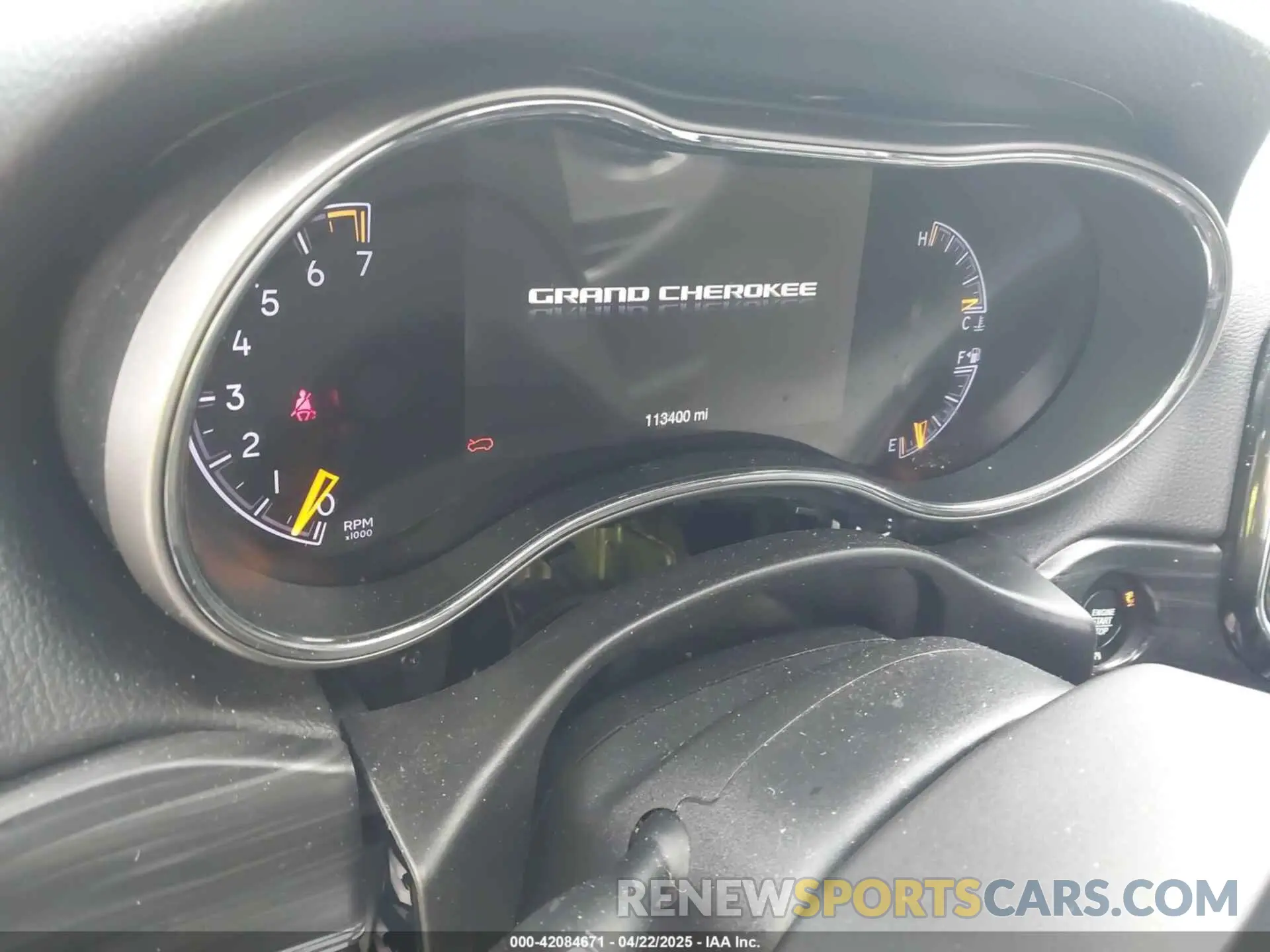 15 Photograph of a damaged car 1C4RJFBG5KC638067 JEEP GRAND CHEROKEE 2019