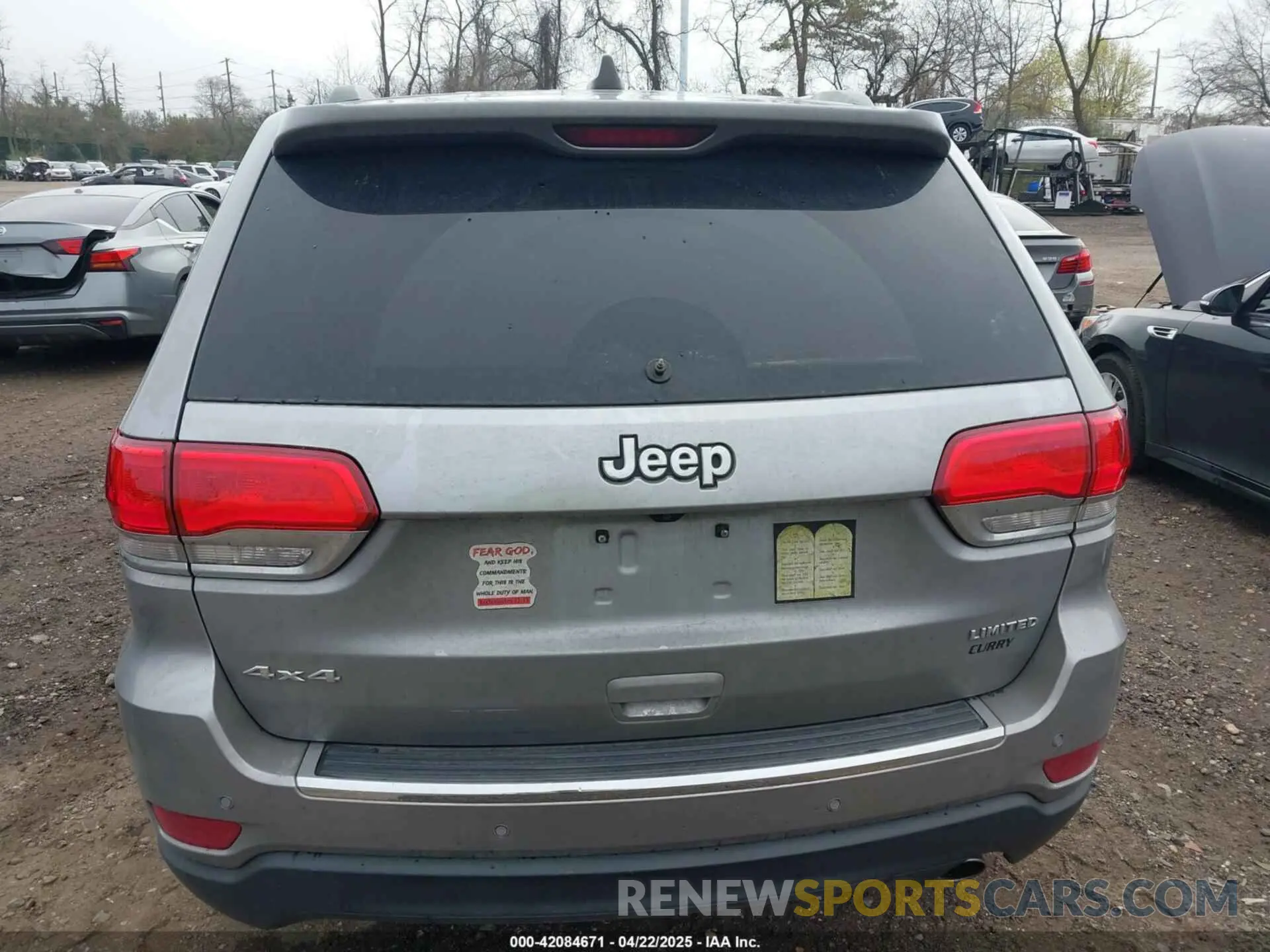 16 Photograph of a damaged car 1C4RJFBG5KC638067 JEEP GRAND CHEROKEE 2019