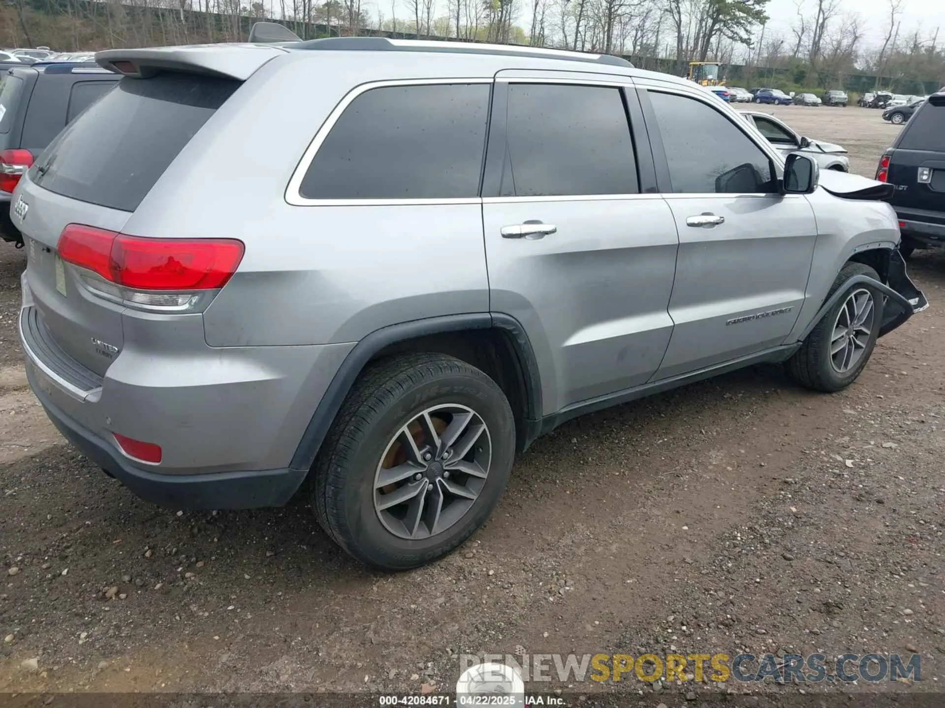 4 Photograph of a damaged car 1C4RJFBG5KC638067 JEEP GRAND CHEROKEE 2019
