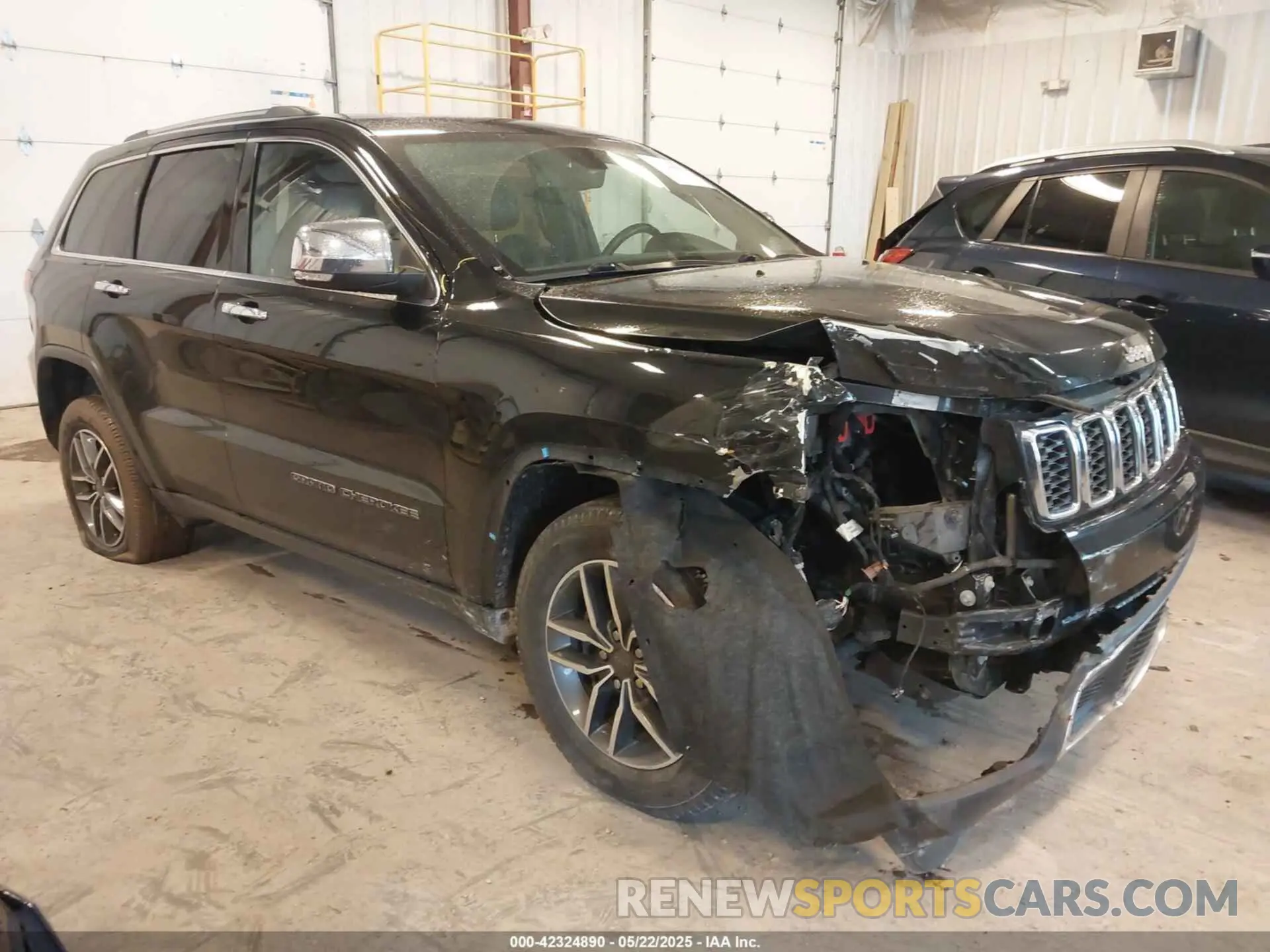 1 Photograph of a damaged car 1C4RJFBG5KC759942 JEEP GRAND CHEROKEE 2019