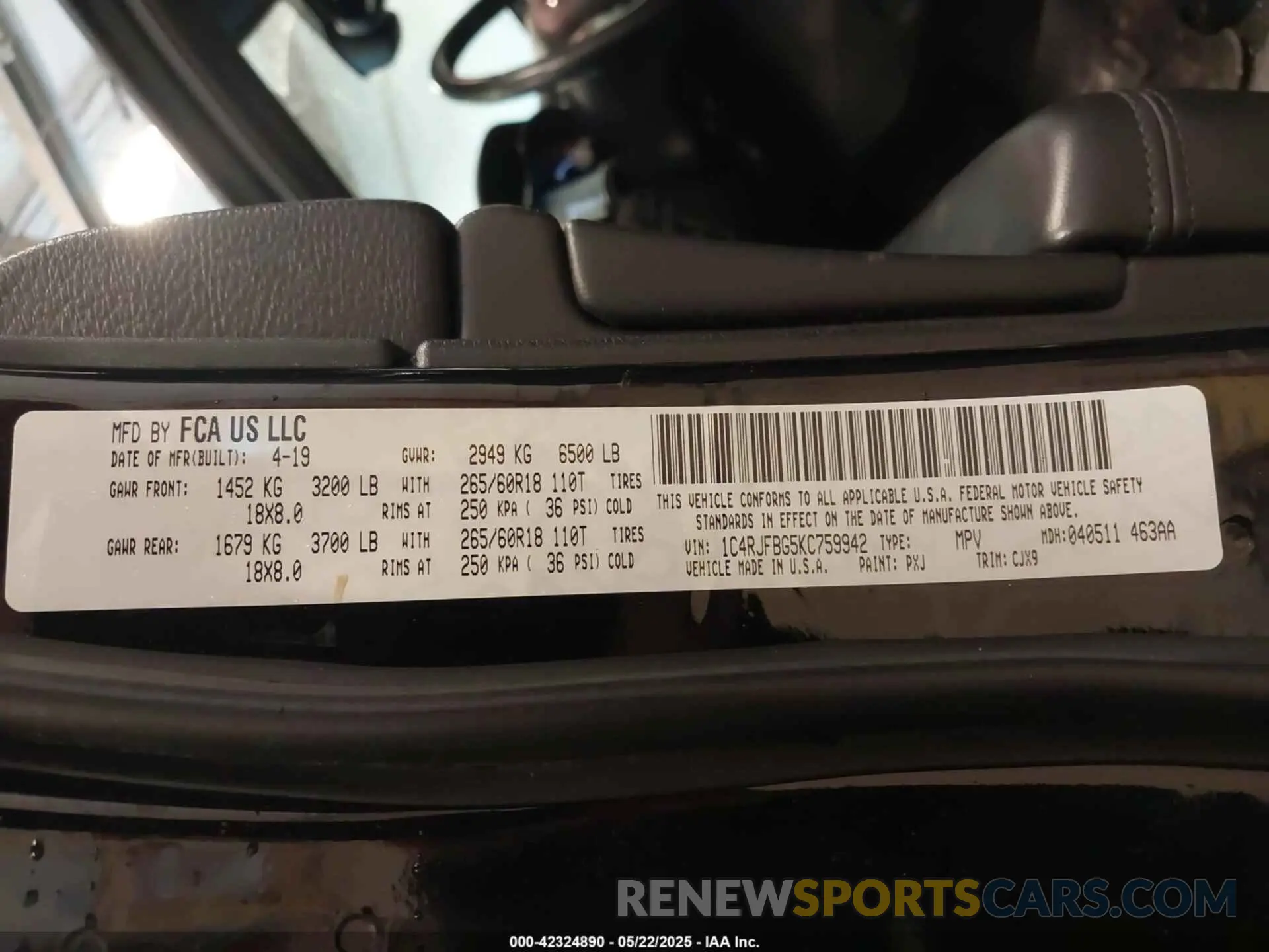 9 Photograph of a damaged car 1C4RJFBG5KC759942 JEEP GRAND CHEROKEE 2019