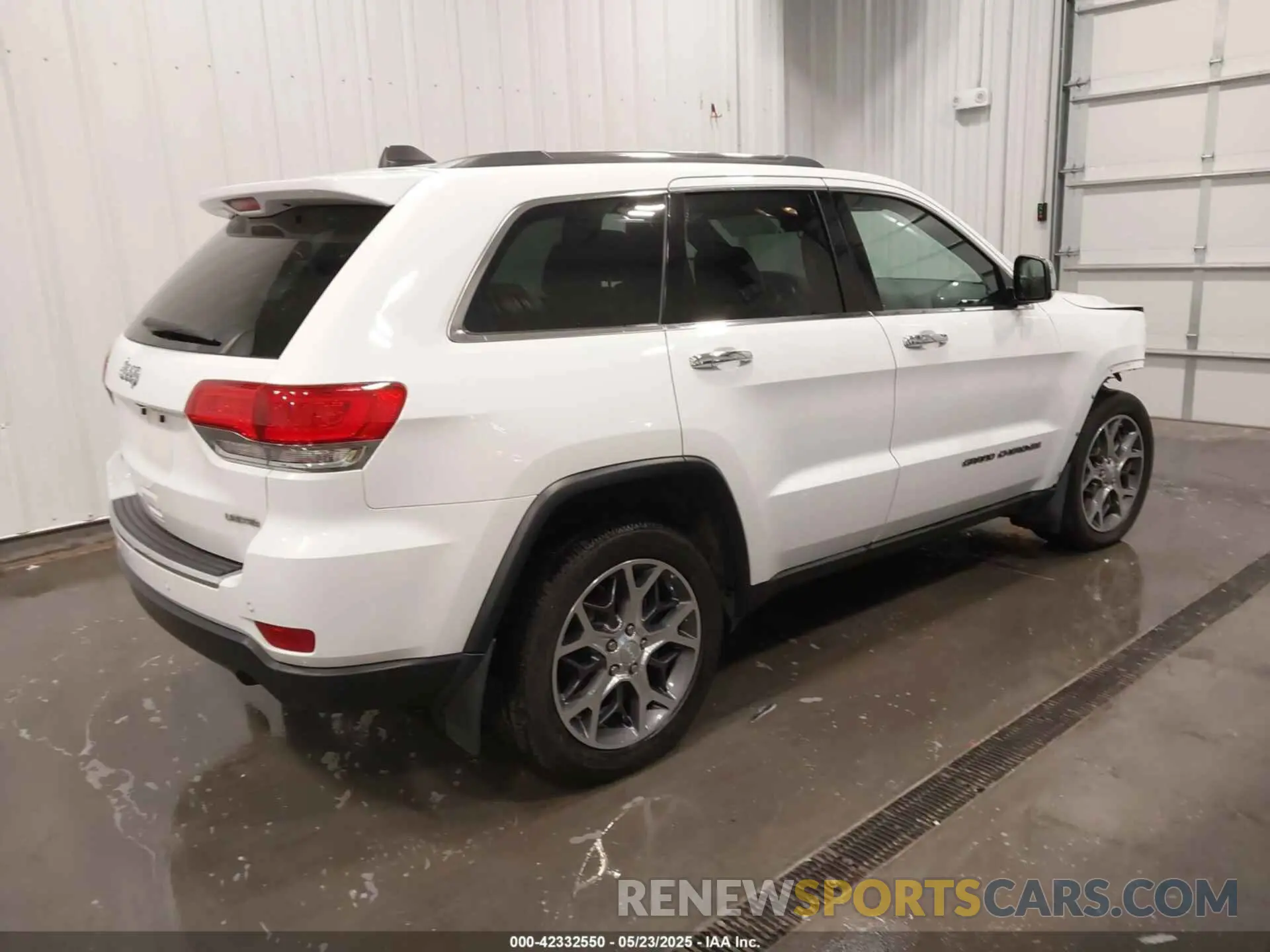 4 Photograph of a damaged car 1C4RJFBG6KC531688 JEEP GRAND CHEROKEE 2019