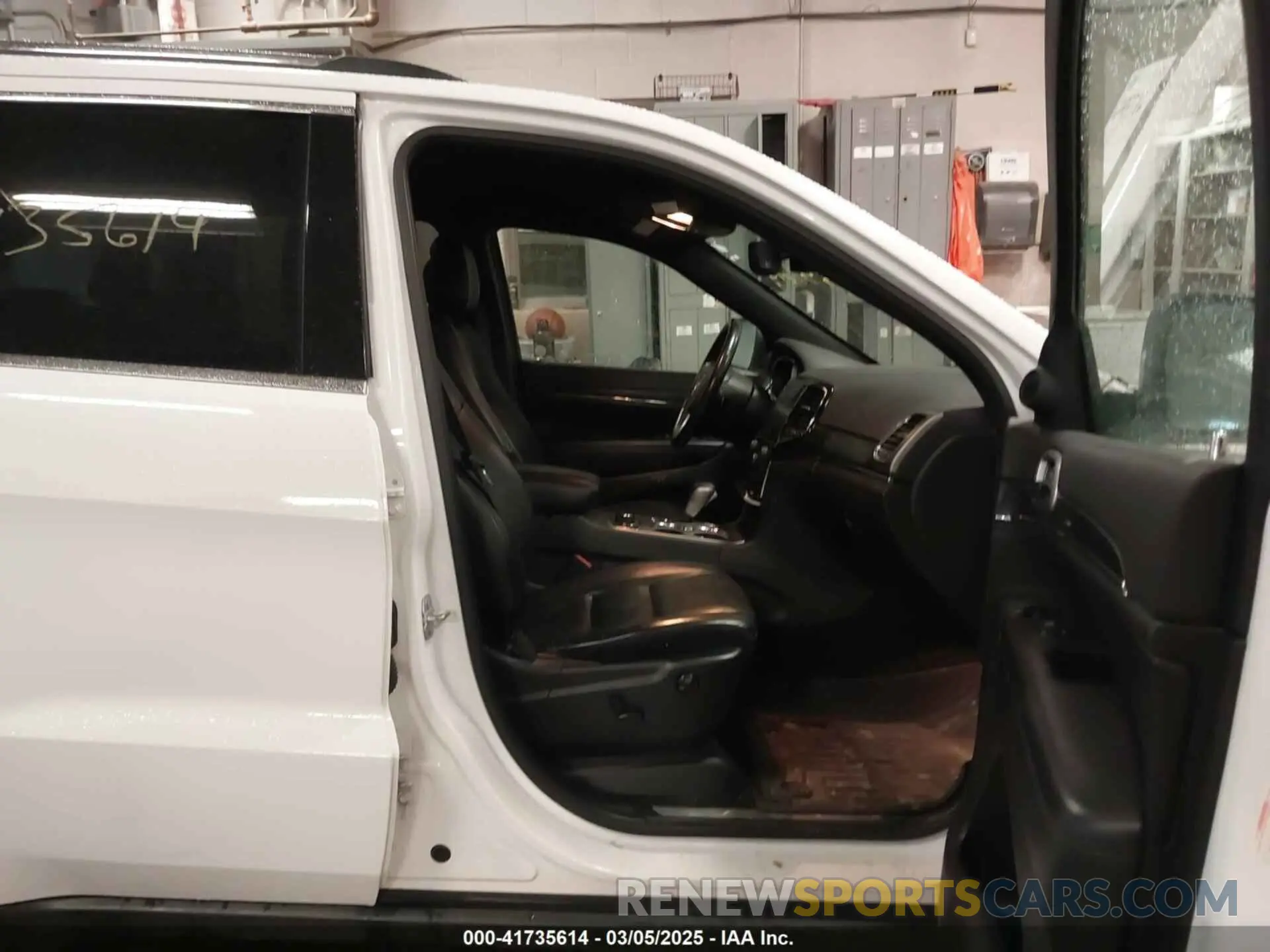 5 Photograph of a damaged car 1C4RJFBG6KC671269 JEEP GRAND CHEROKEE 2019
