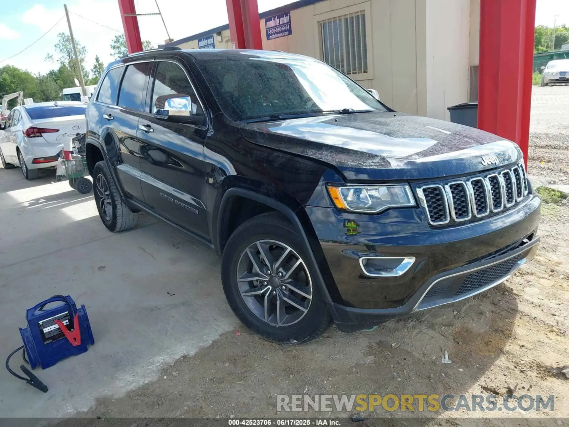 1 Photograph of a damaged car 1C4RJFBG7KC711908 JEEP GRAND CHEROKEE 2019