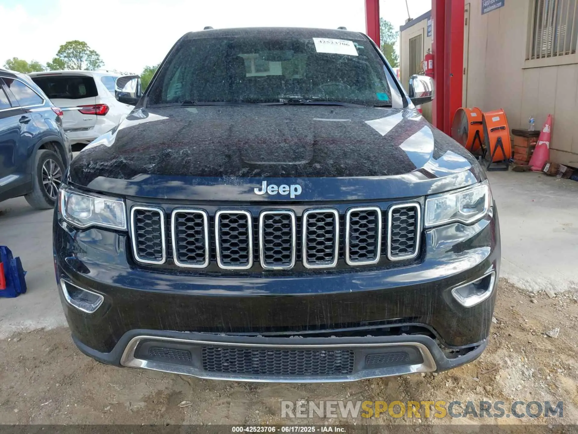 12 Photograph of a damaged car 1C4RJFBG7KC711908 JEEP GRAND CHEROKEE 2019