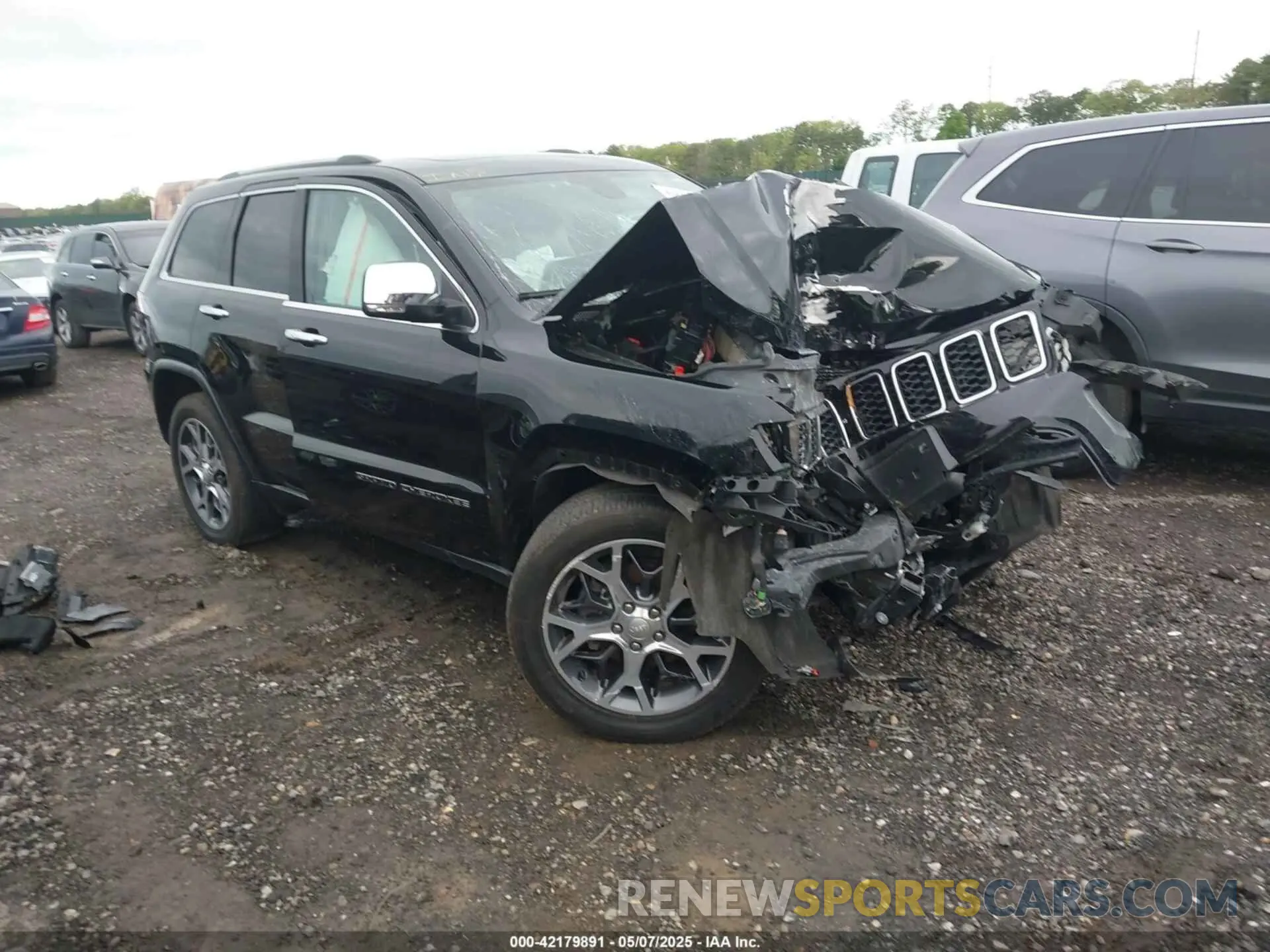 1 Photograph of a damaged car 1C4RJFBG7KC815704 JEEP GRAND CHEROKEE 2019