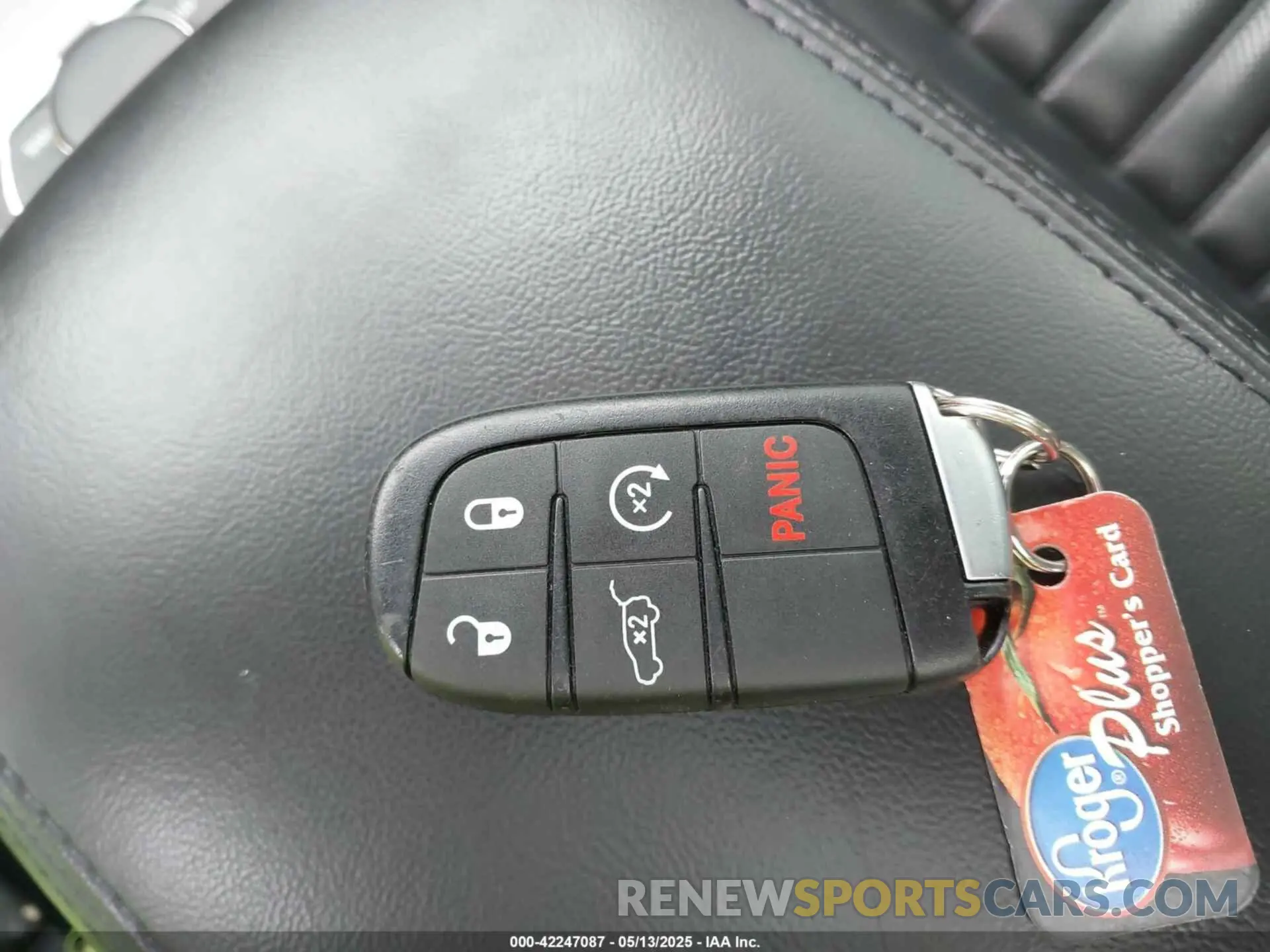 11 Photograph of a damaged car 1C4RJFBG8KC539498 JEEP GRAND CHEROKEE 2019