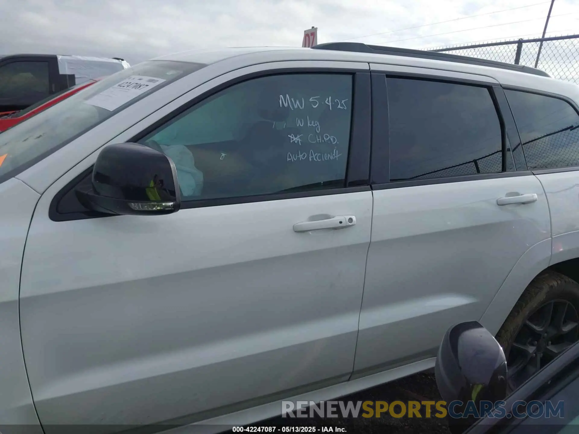 15 Photograph of a damaged car 1C4RJFBG8KC539498 JEEP GRAND CHEROKEE 2019