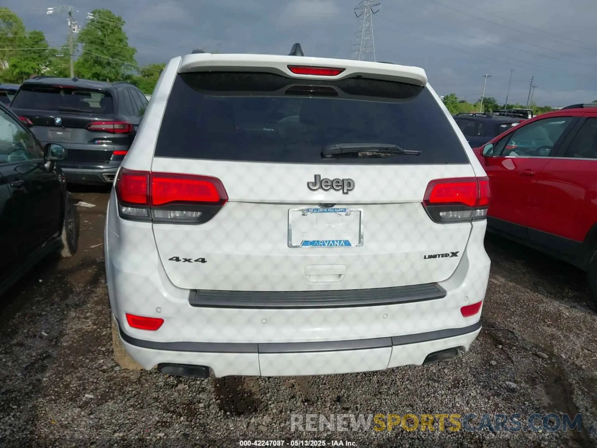 17 Photograph of a damaged car 1C4RJFBG8KC539498 JEEP GRAND CHEROKEE 2019