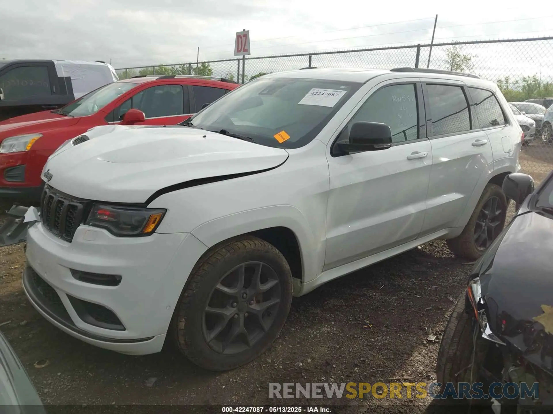 2 Photograph of a damaged car 1C4RJFBG8KC539498 JEEP GRAND CHEROKEE 2019