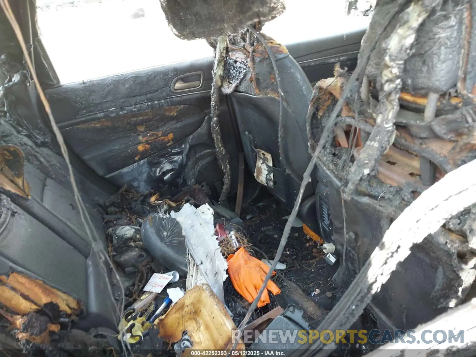 8 Photograph of a damaged car 1C4RJFBG8KC662055 JEEP GRAND CHEROKEE 2019