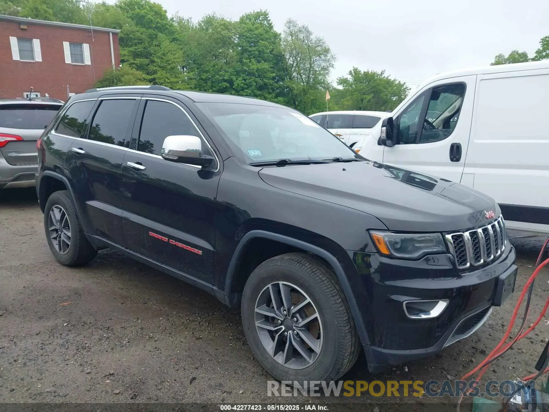 1 Photograph of a damaged car 1C4RJFBG8KC725865 JEEP GRAND CHEROKEE 2019