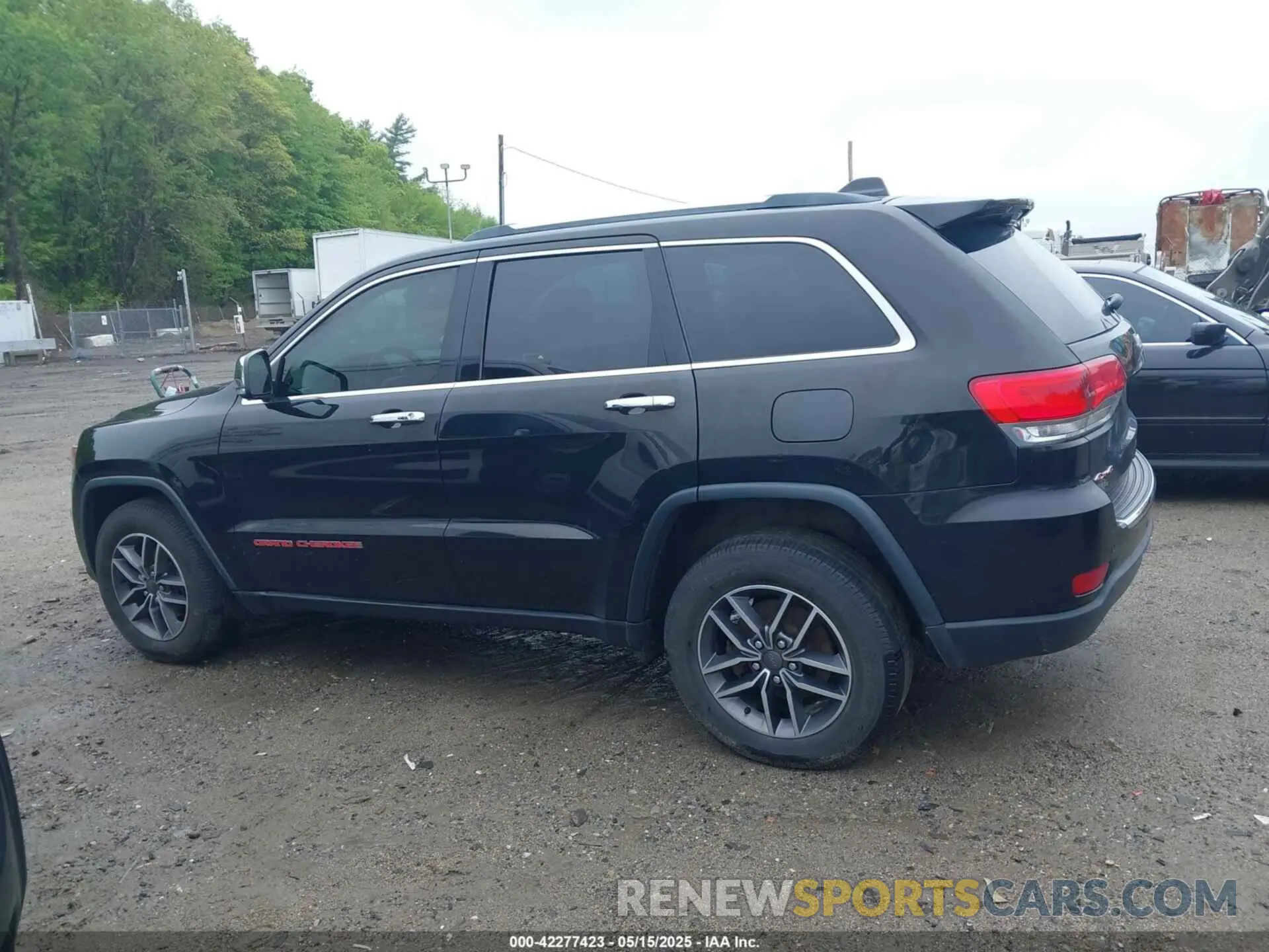 14 Photograph of a damaged car 1C4RJFBG8KC725865 JEEP GRAND CHEROKEE 2019