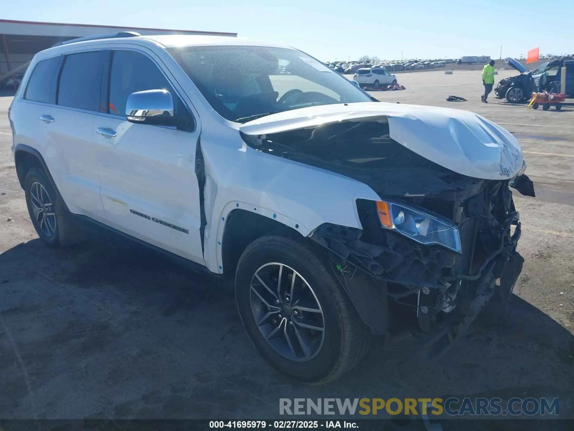 1 Фотография поврежденного автомобиля 1C4RJFBG8KC784527 JEEP GRAND CHEROKEE 2019