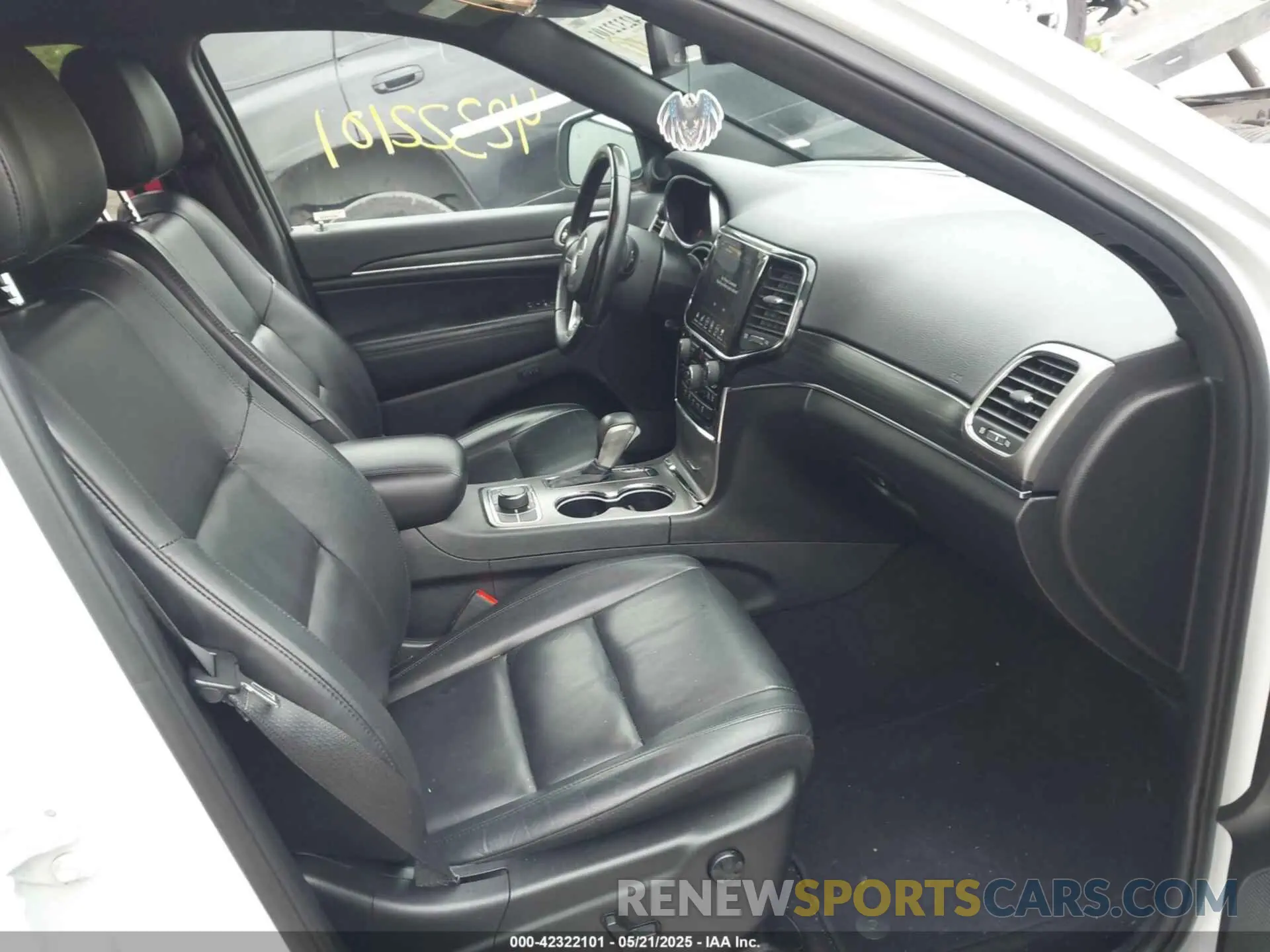 5 Photograph of a damaged car 1C4RJFBG9KC746031 JEEP GRAND CHEROKEE 2019
