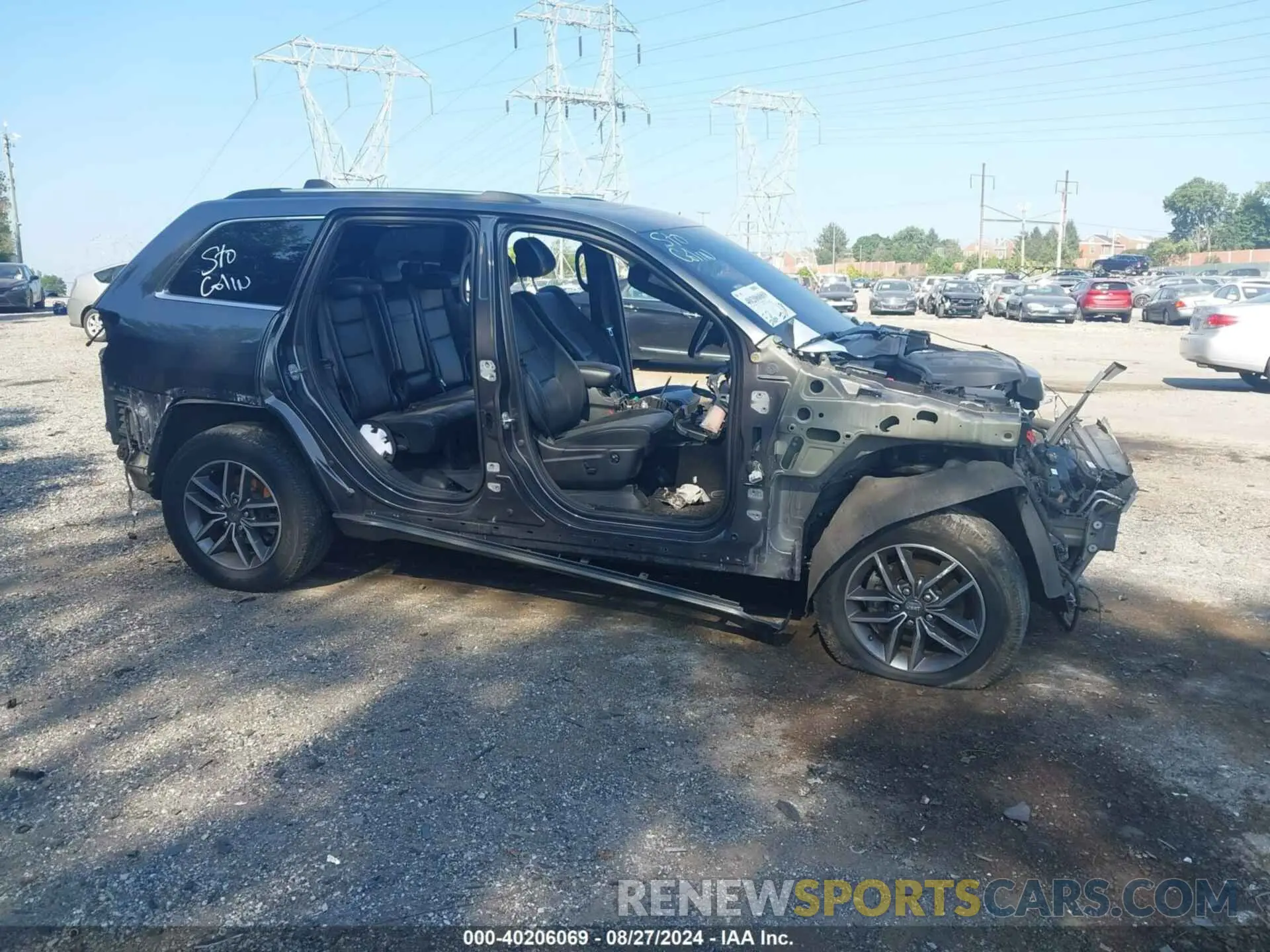 18 Photograph of a damaged car 1C4RJFBG9KC760446 JEEP GRAND CHEROKEE 2019