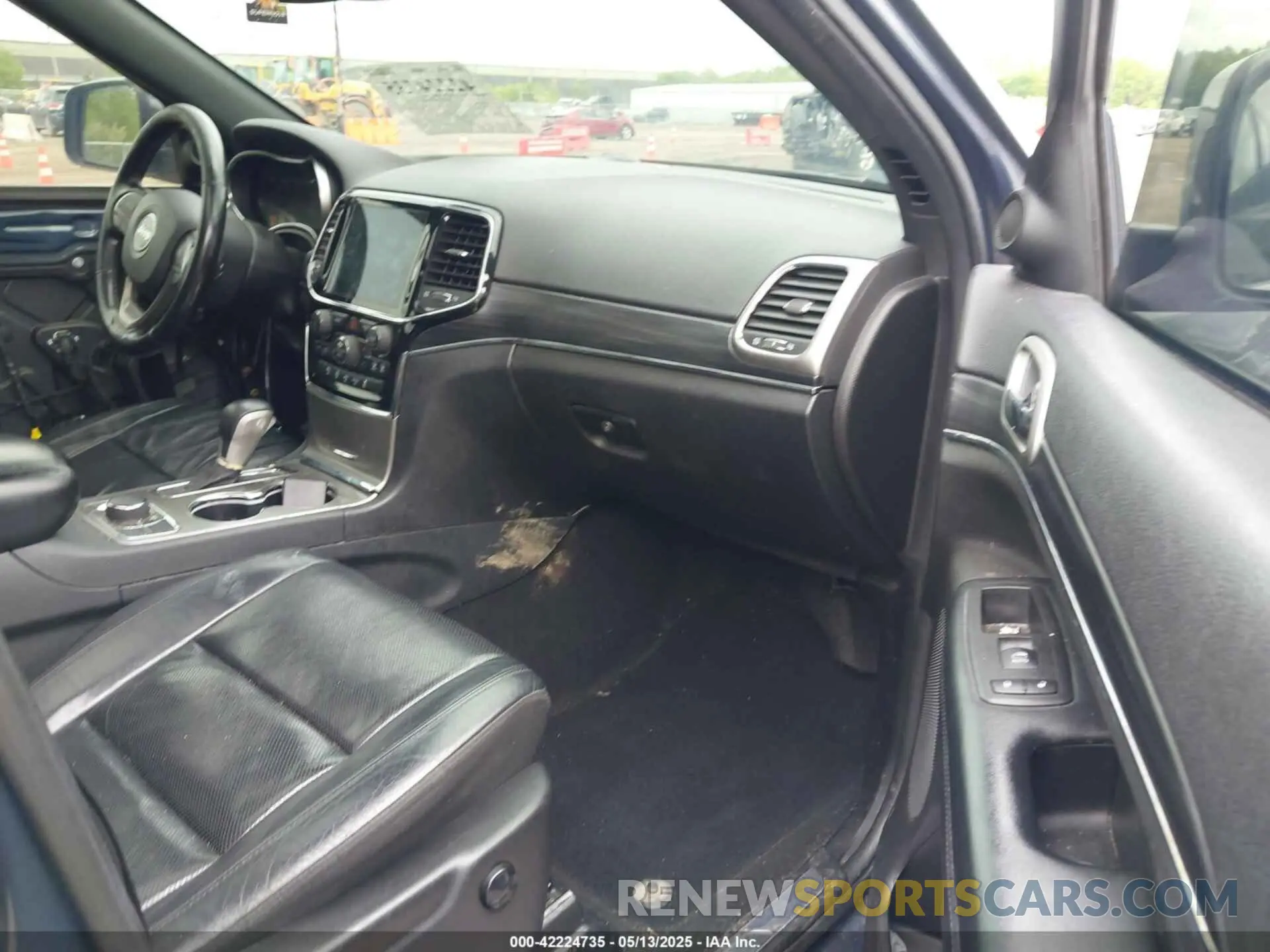 5 Photograph of a damaged car 1C4RJFBG9KC799523 JEEP GRAND CHEROKEE 2019