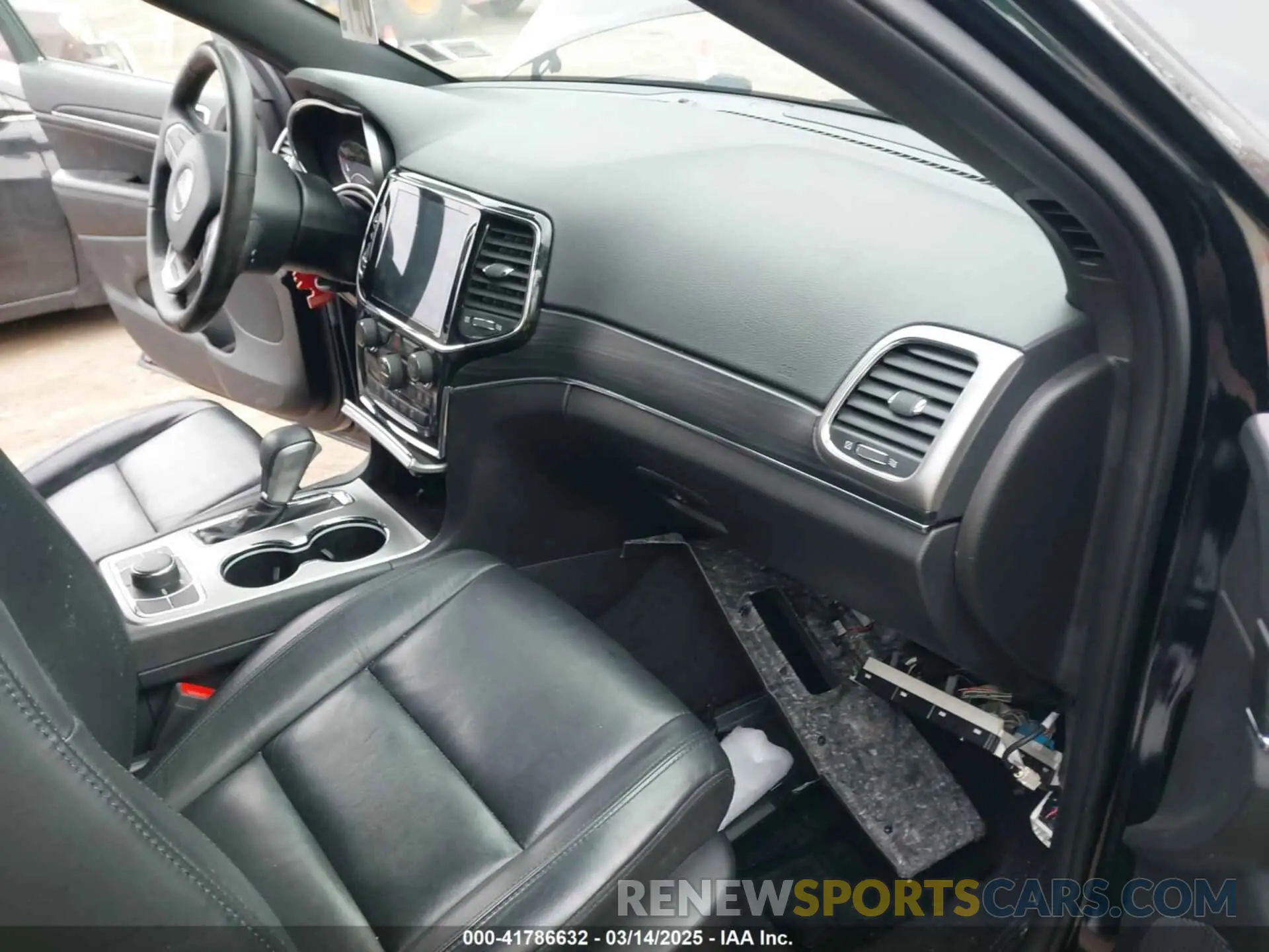 5 Фотография поврежденного автомобиля 1C4RJFBGXKC526512 JEEP GRAND CHEROKEE 2019