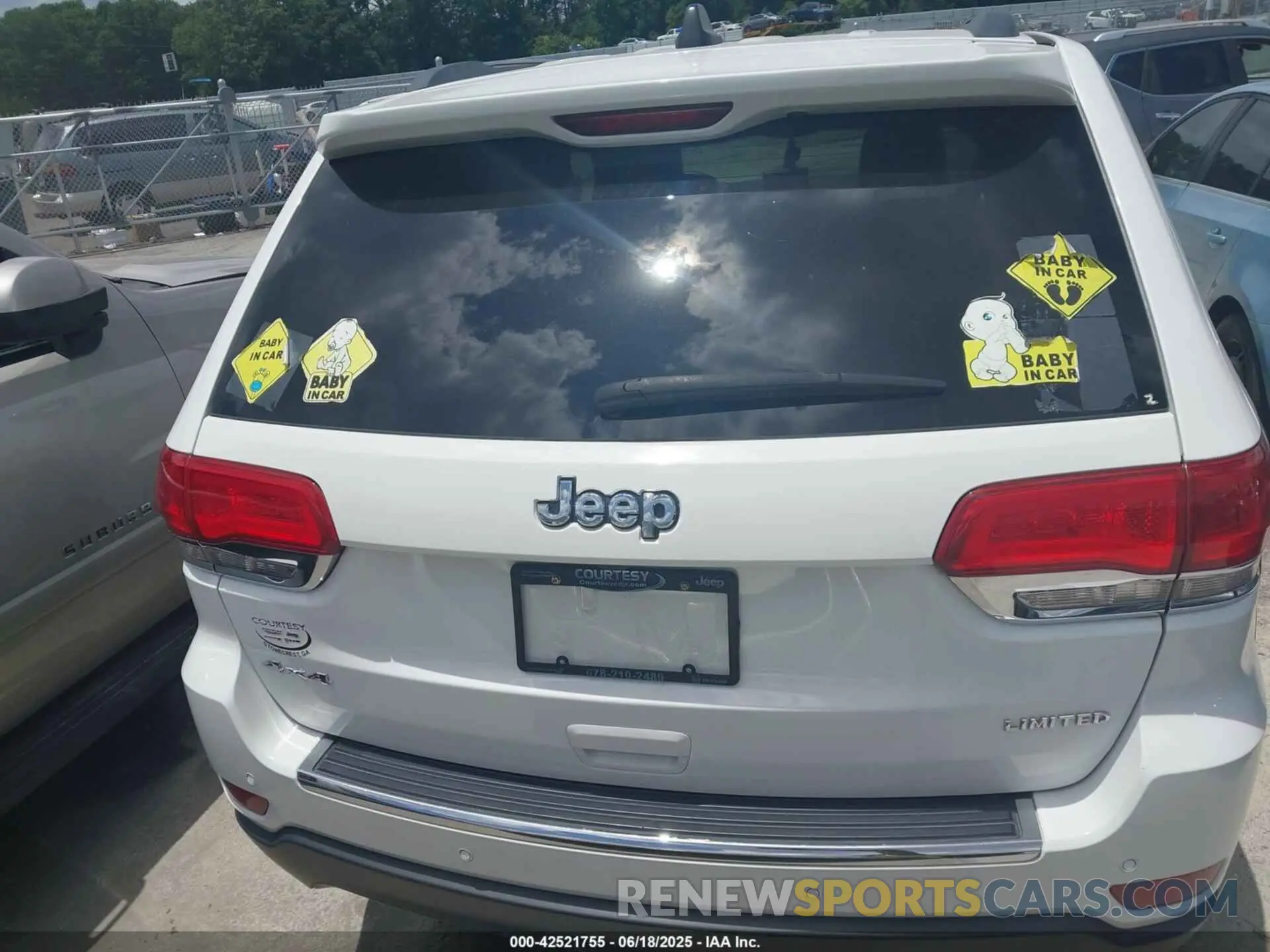14 Photograph of a damaged car 1C4RJFBGXKC665815 JEEP GRAND CHEROKEE 2019