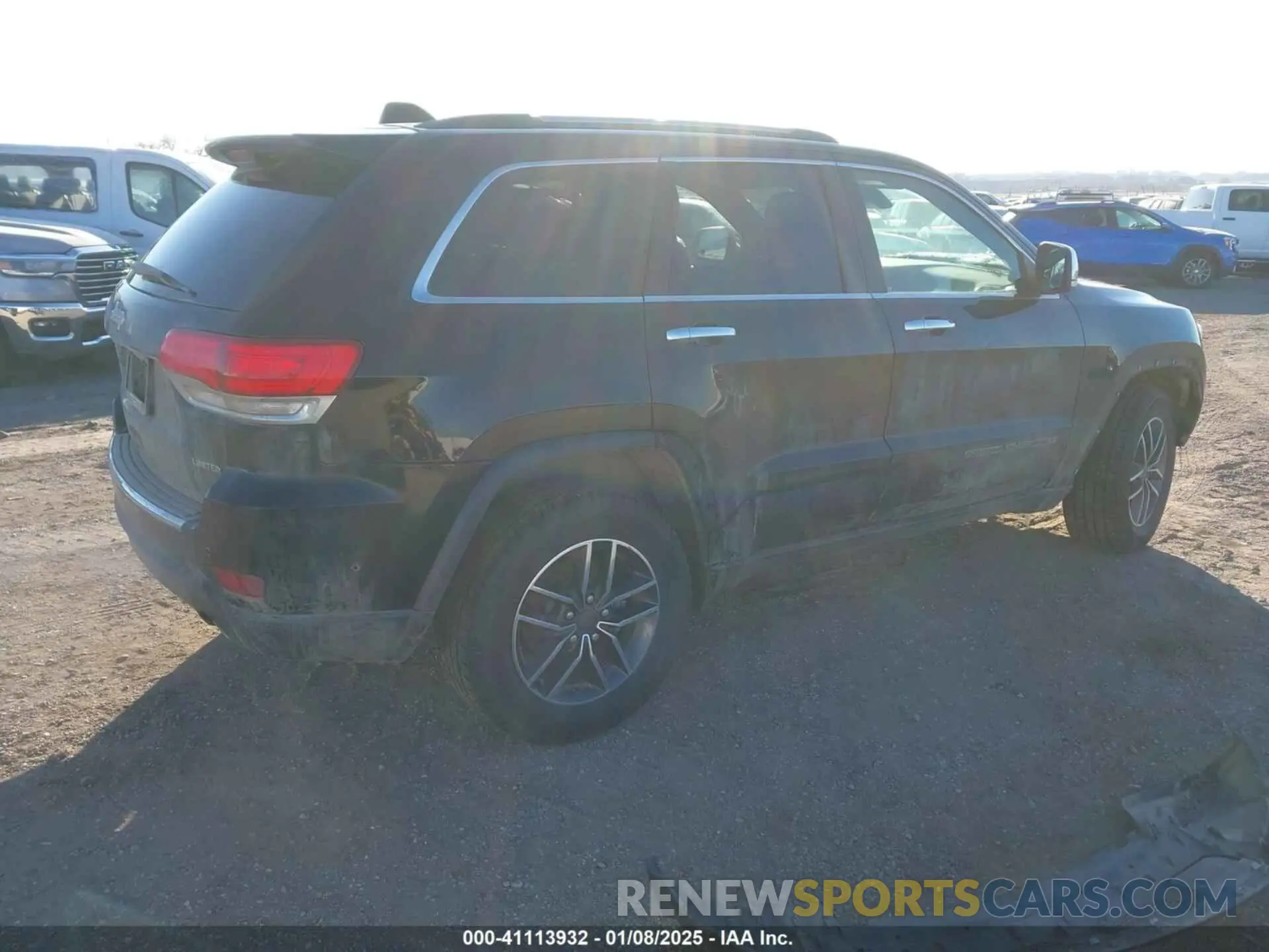 4 Photograph of a damaged car 1C4RJFBGXKC767406 JEEP GRAND CHEROKEE 2019