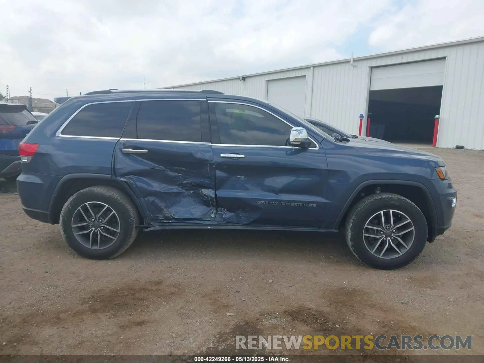 13 Фотография поврежденного автомобиля 1C4RJFBGXKC786215 JEEP GRAND CHEROKEE 2019