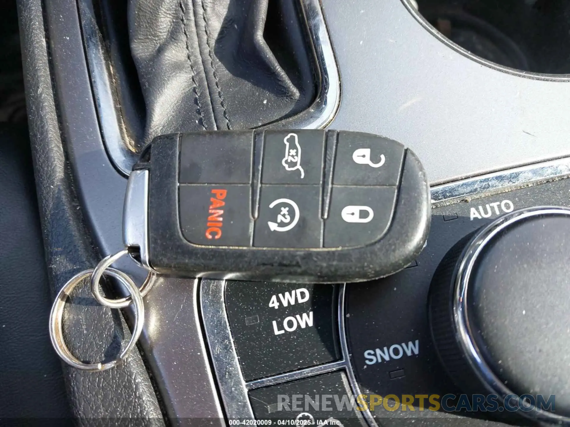 11 Фотография поврежденного автомобиля 1C4RJFBT4KC730011 JEEP GRAND CHEROKEE 2019