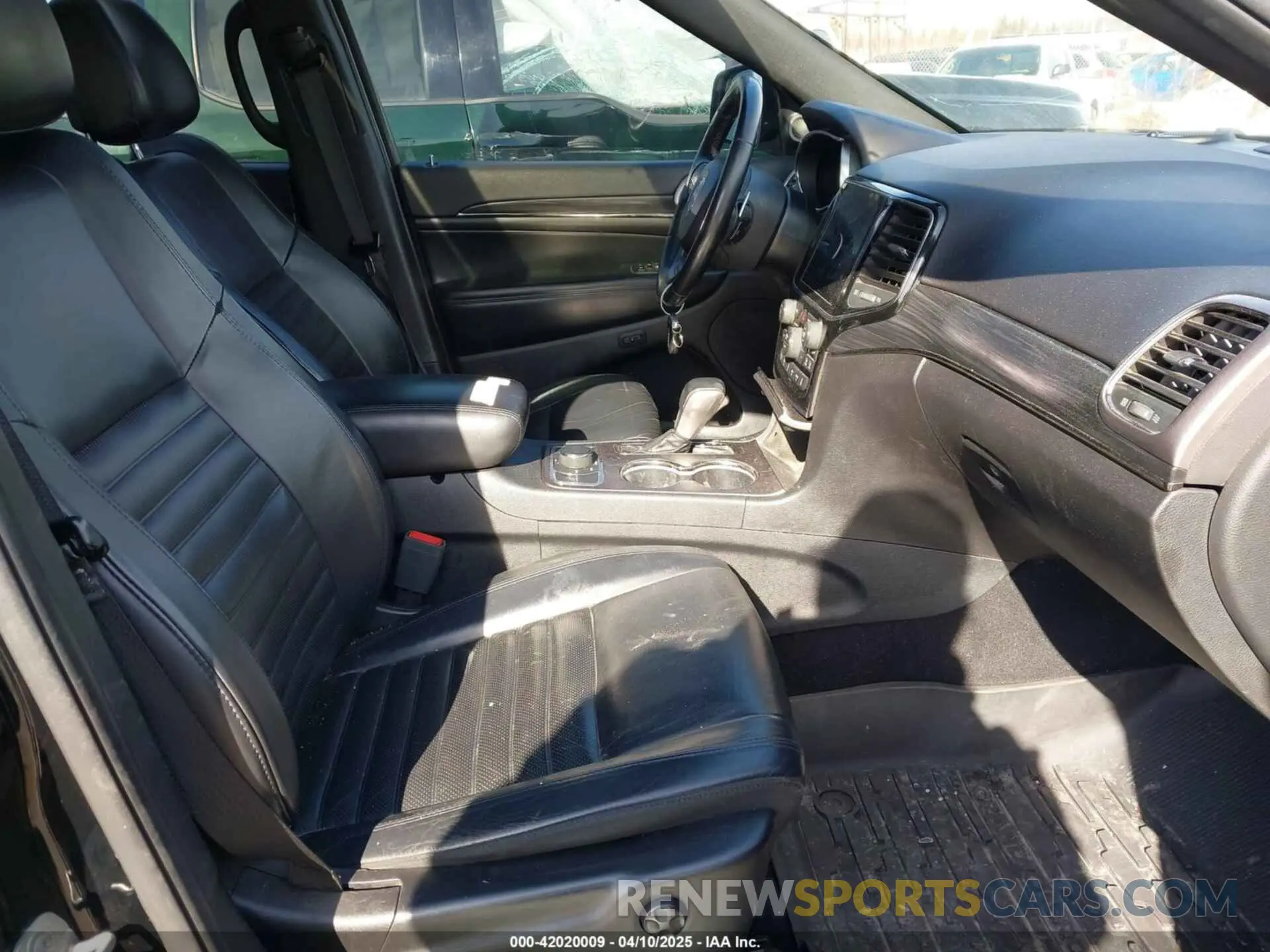 5 Фотография поврежденного автомобиля 1C4RJFBT4KC730011 JEEP GRAND CHEROKEE 2019