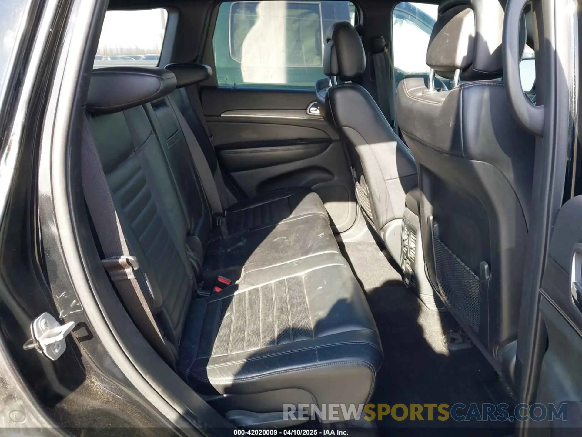 8 Фотография поврежденного автомобиля 1C4RJFBT4KC730011 JEEP GRAND CHEROKEE 2019