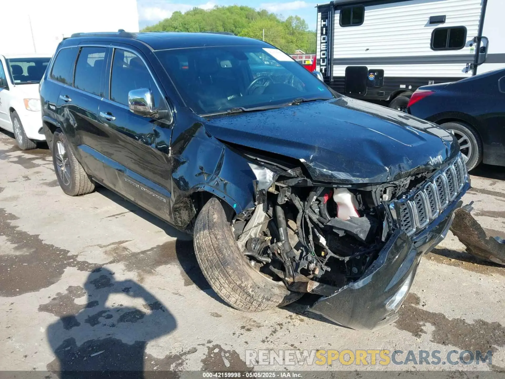 1 Фотография поврежденного автомобиля 1C4RJFBT9KC610351 JEEP GRAND CHEROKEE 2019
