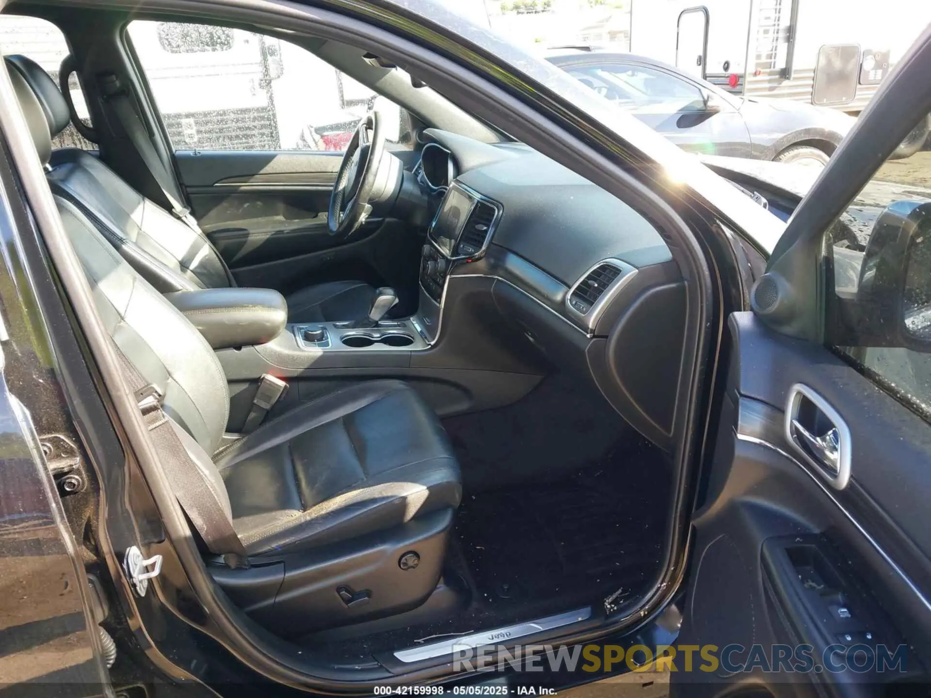 5 Фотография поврежденного автомобиля 1C4RJFBT9KC610351 JEEP GRAND CHEROKEE 2019