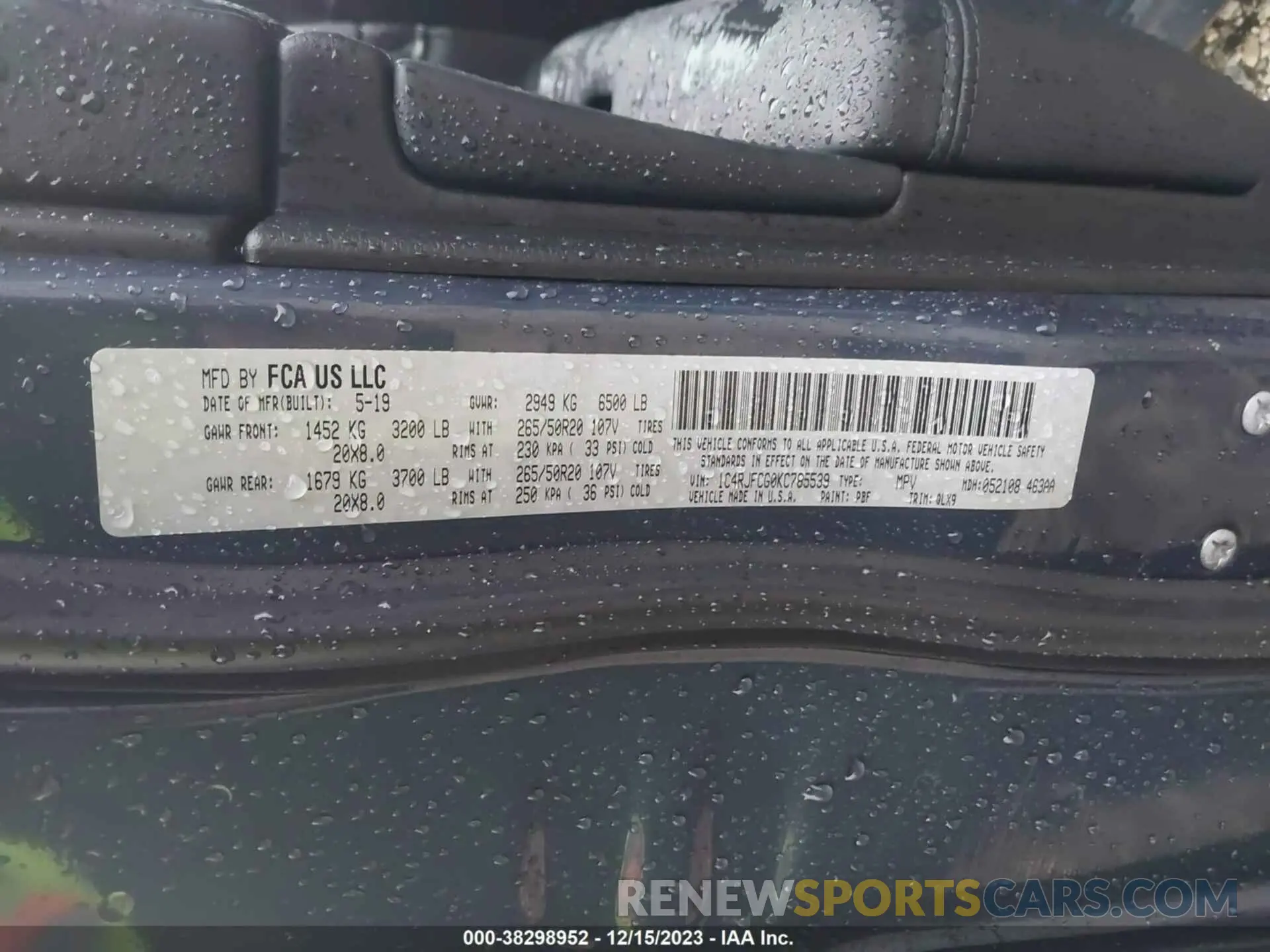 9 Photograph of a damaged car 1C4RJFCG0KC785539 JEEP GRAND CHEROKEE 2019