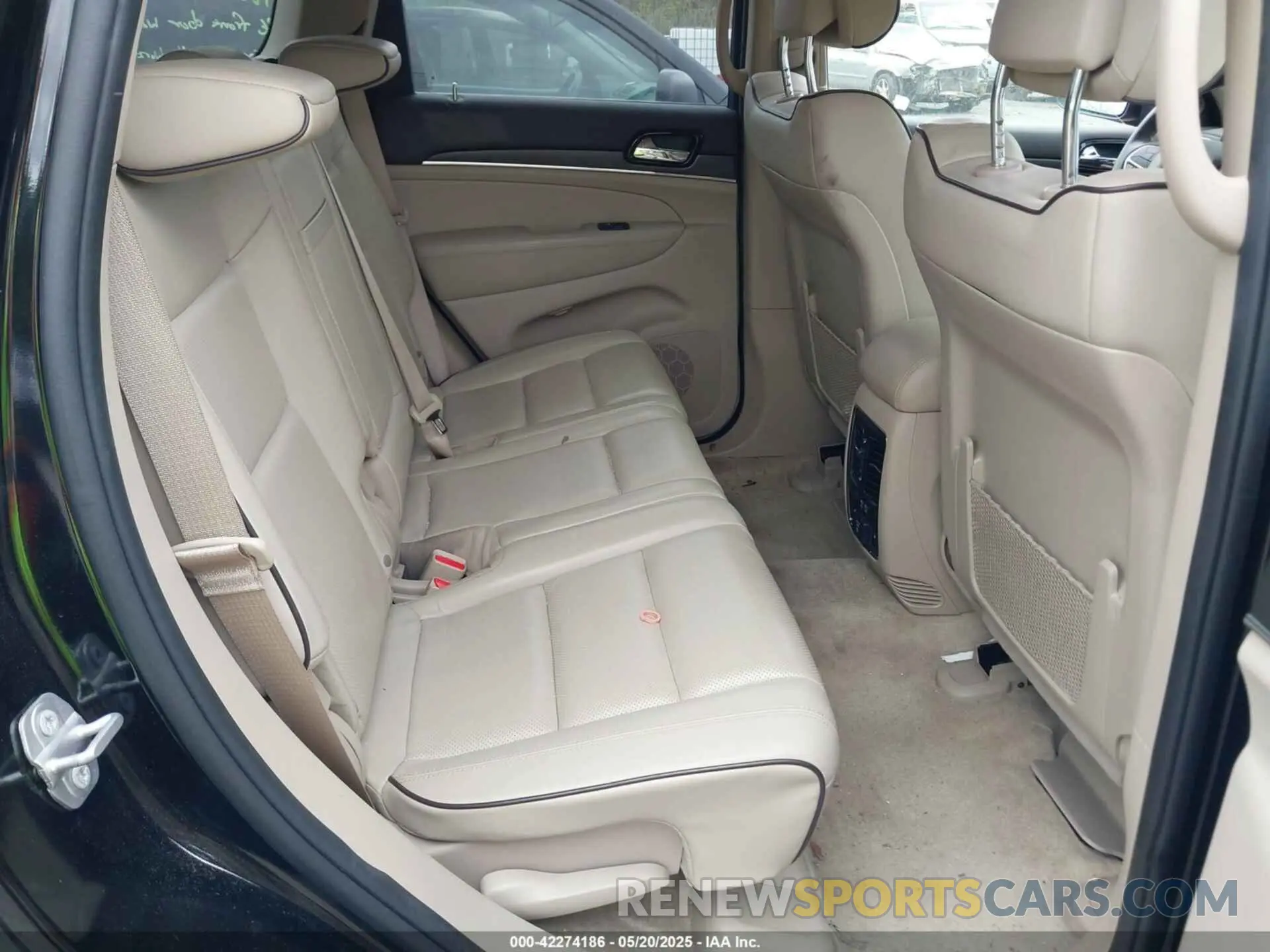 8 Photograph of a damaged car 1C4RJFCG2KC591143 JEEP GRAND CHEROKEE 2019