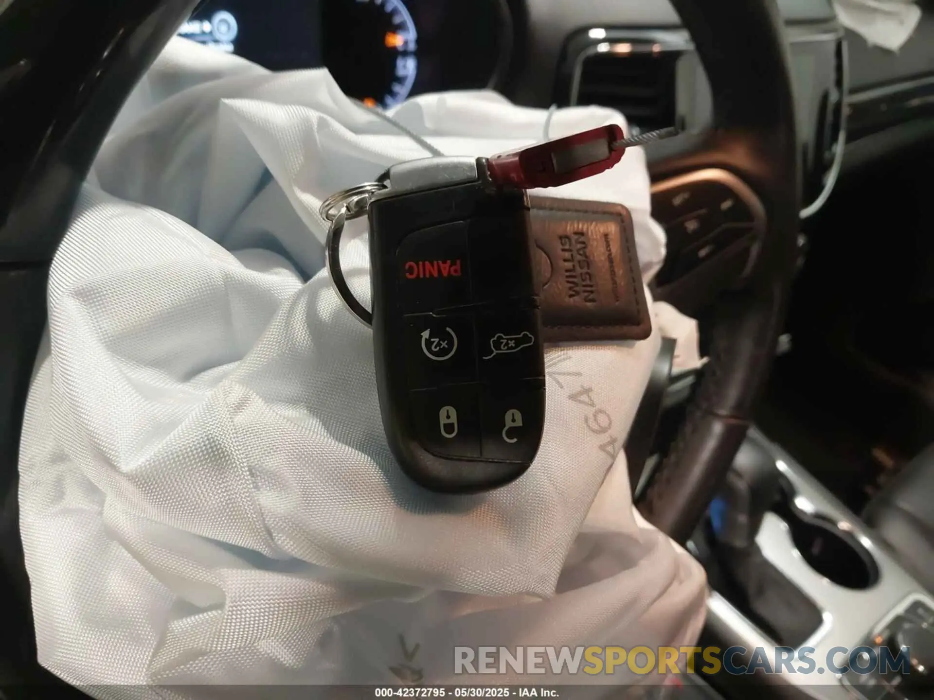 11 Photograph of a damaged car 1C4RJFCG2KC726704 JEEP GRAND CHEROKEE 2019