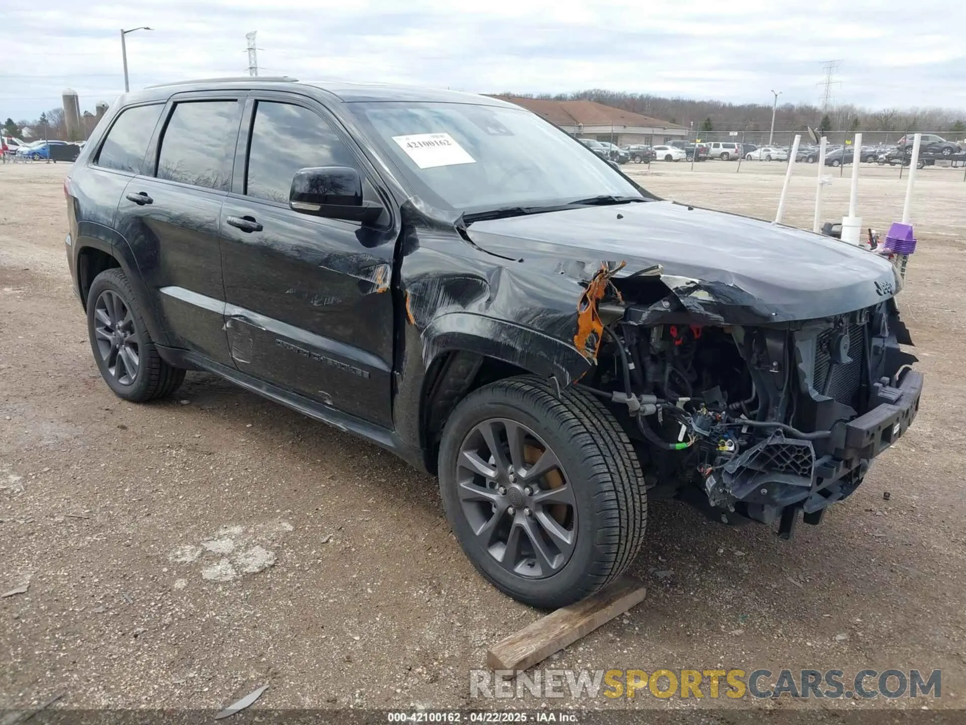 1 Фотография поврежденного автомобиля 1C4RJFCG2KC849046 JEEP GRAND CHEROKEE 2019