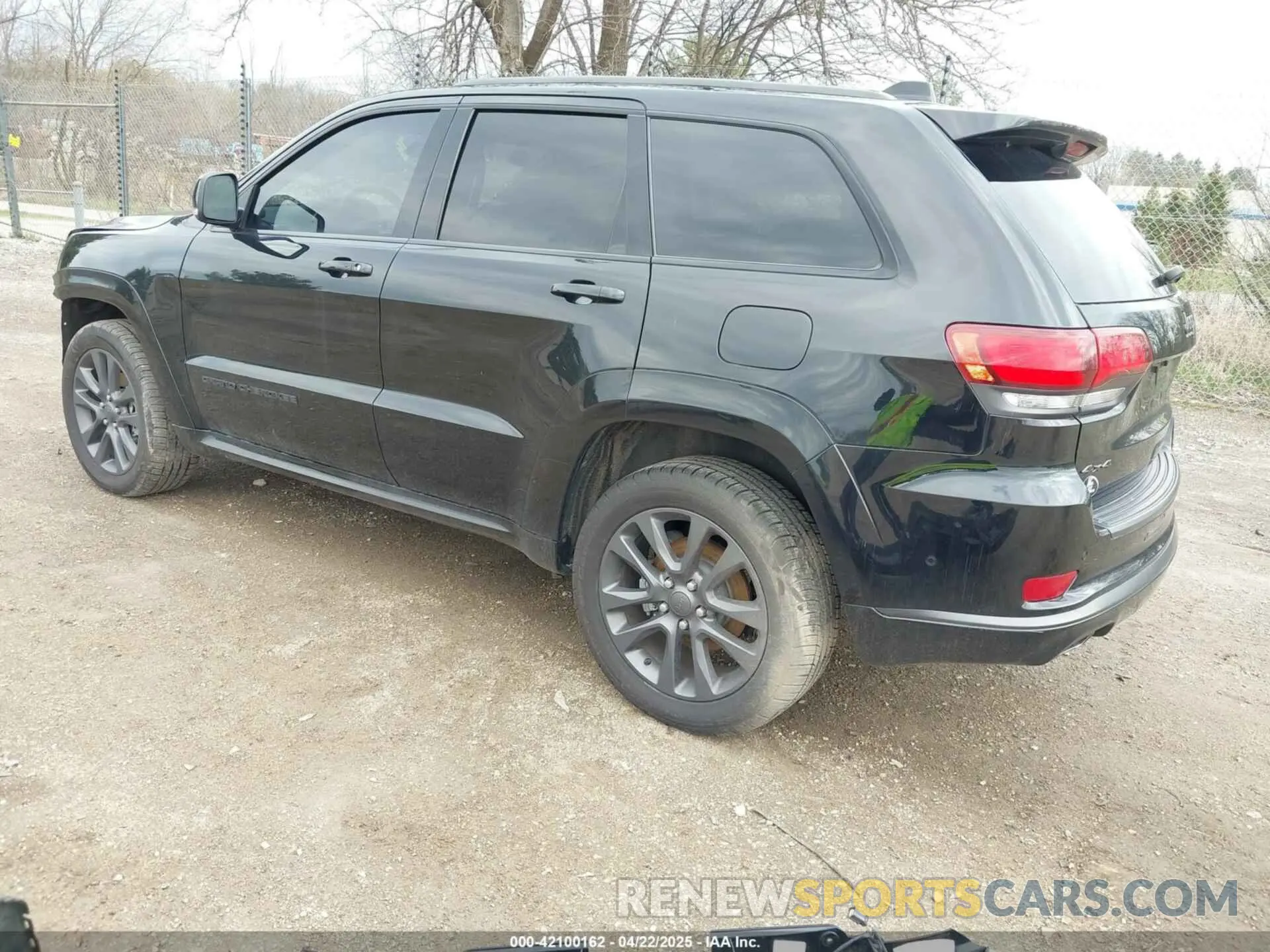 3 Фотография поврежденного автомобиля 1C4RJFCG2KC849046 JEEP GRAND CHEROKEE 2019