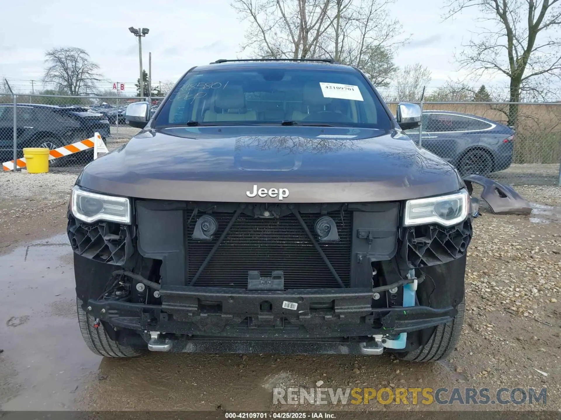 13 Photograph of a damaged car 1C4RJFCG6KC804739 JEEP GRAND CHEROKEE 2019